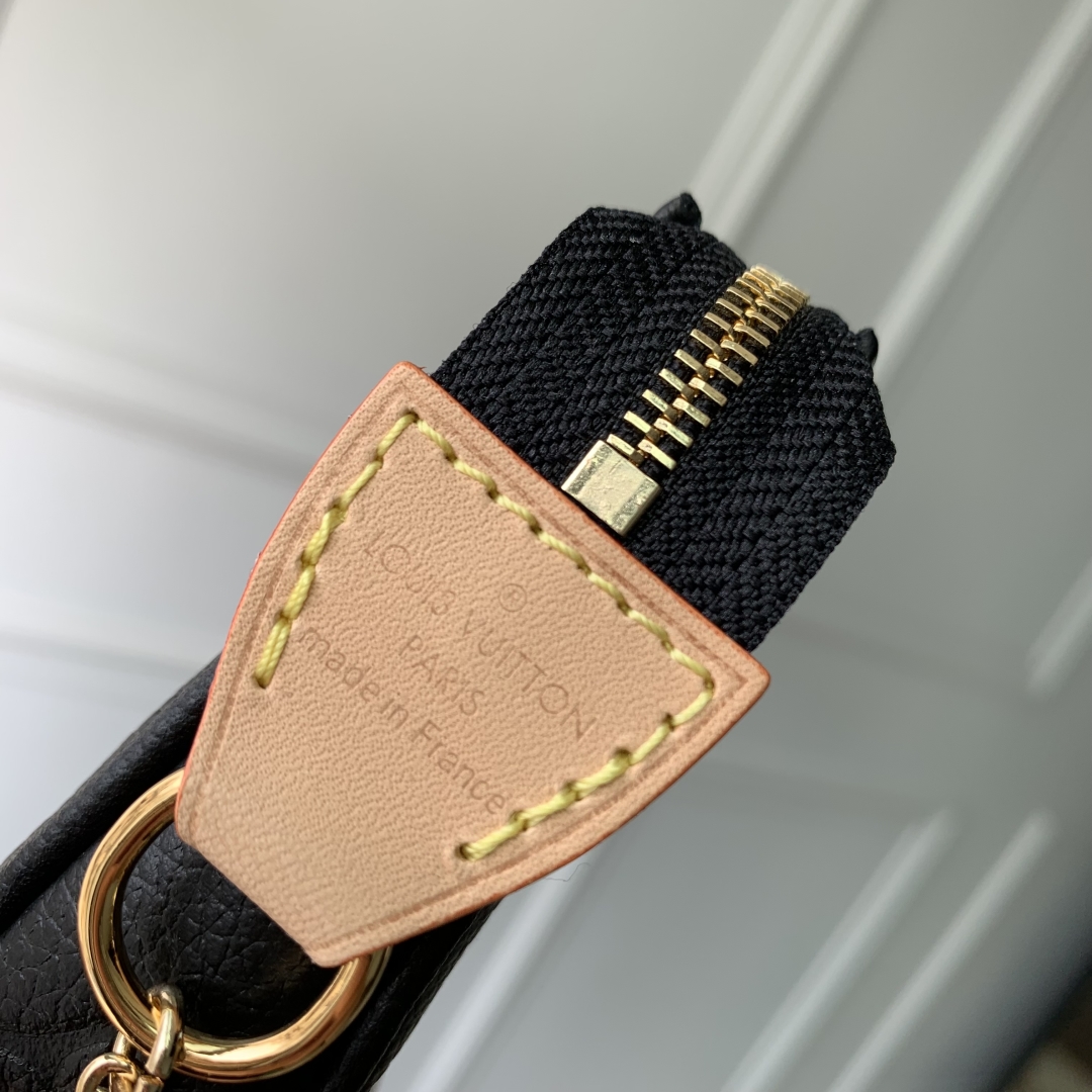 Louis Vuitton Mini Pochette Accessoires-15.5 x 10.5 x 4CM