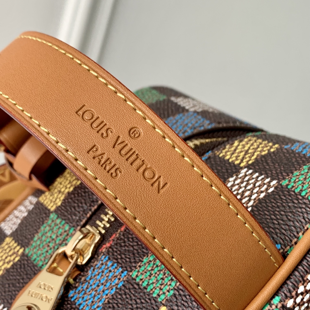Louis Vuitton Locker Dopp Kit Pouch -23 x 13 x 12CM