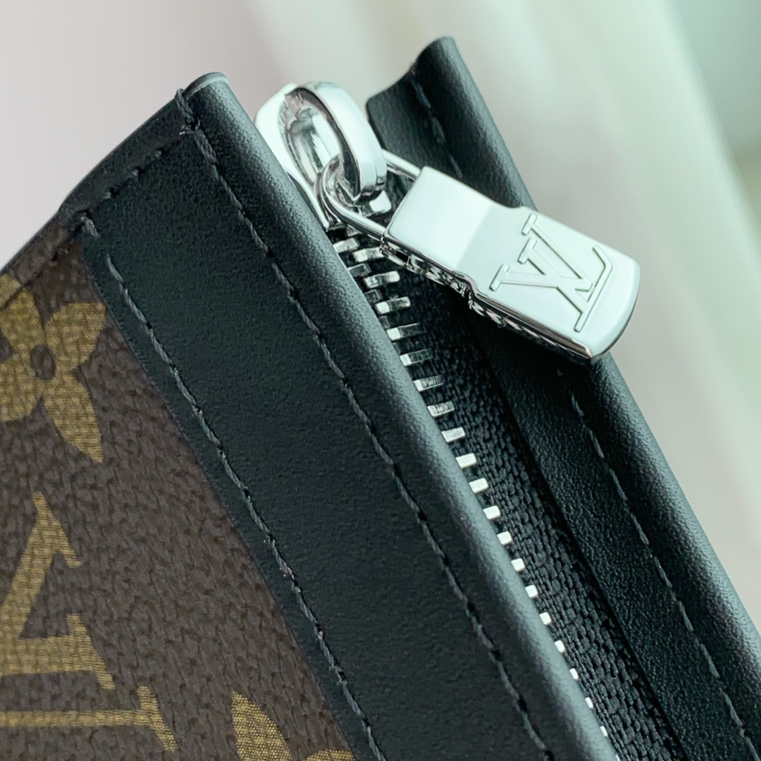 Louis Vuitton Alpha Wearable Bag-M81124 -18.5 x 11 x 6.5CM