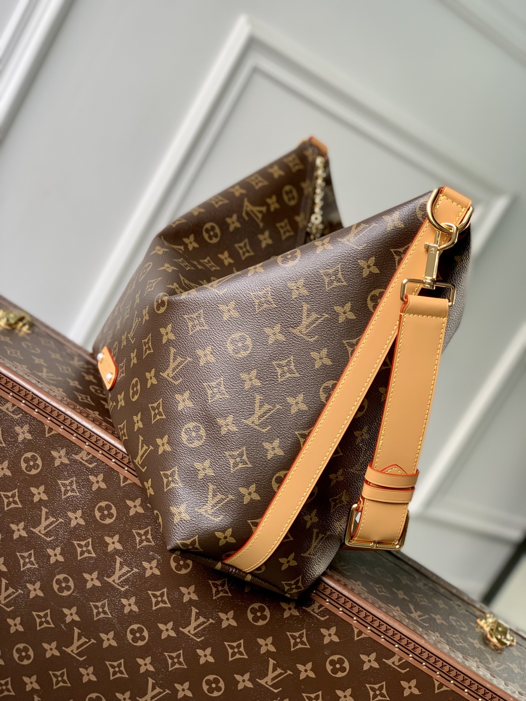 Louis Vuitton Vagabond Hobo-M14018-35x 12 x 38CM