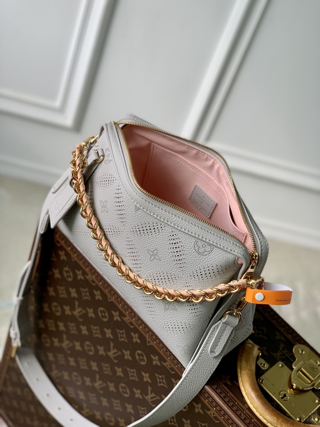 Louis Vuitton Mahina Hand It All Bumbag-M24255-29*18*13CM