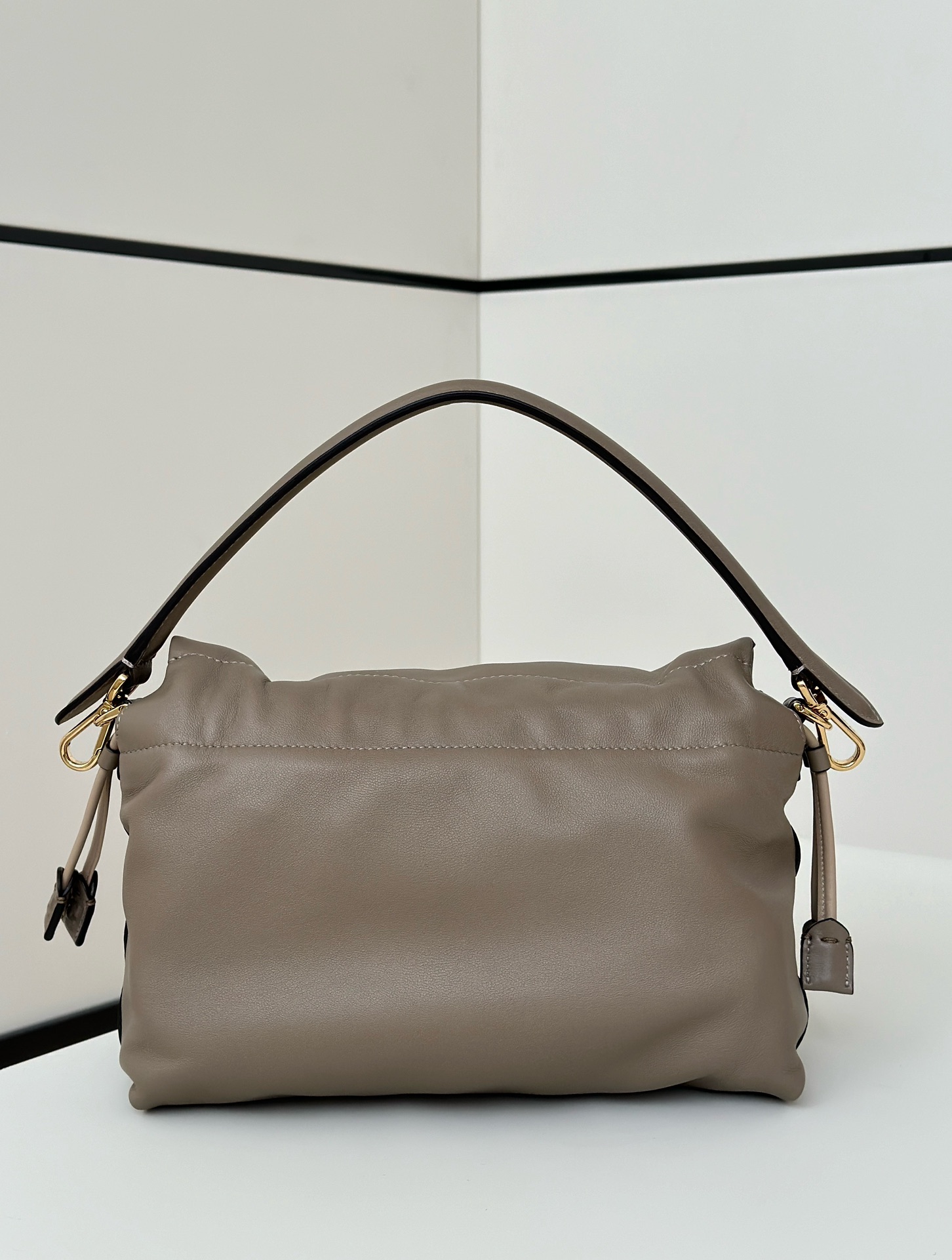 FendI Mamma Baguette Bag-26*8*18CM