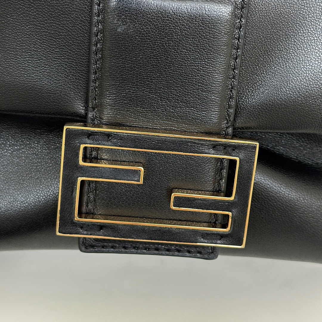 FendI Mamma Baguette Bag-16*13*10CM