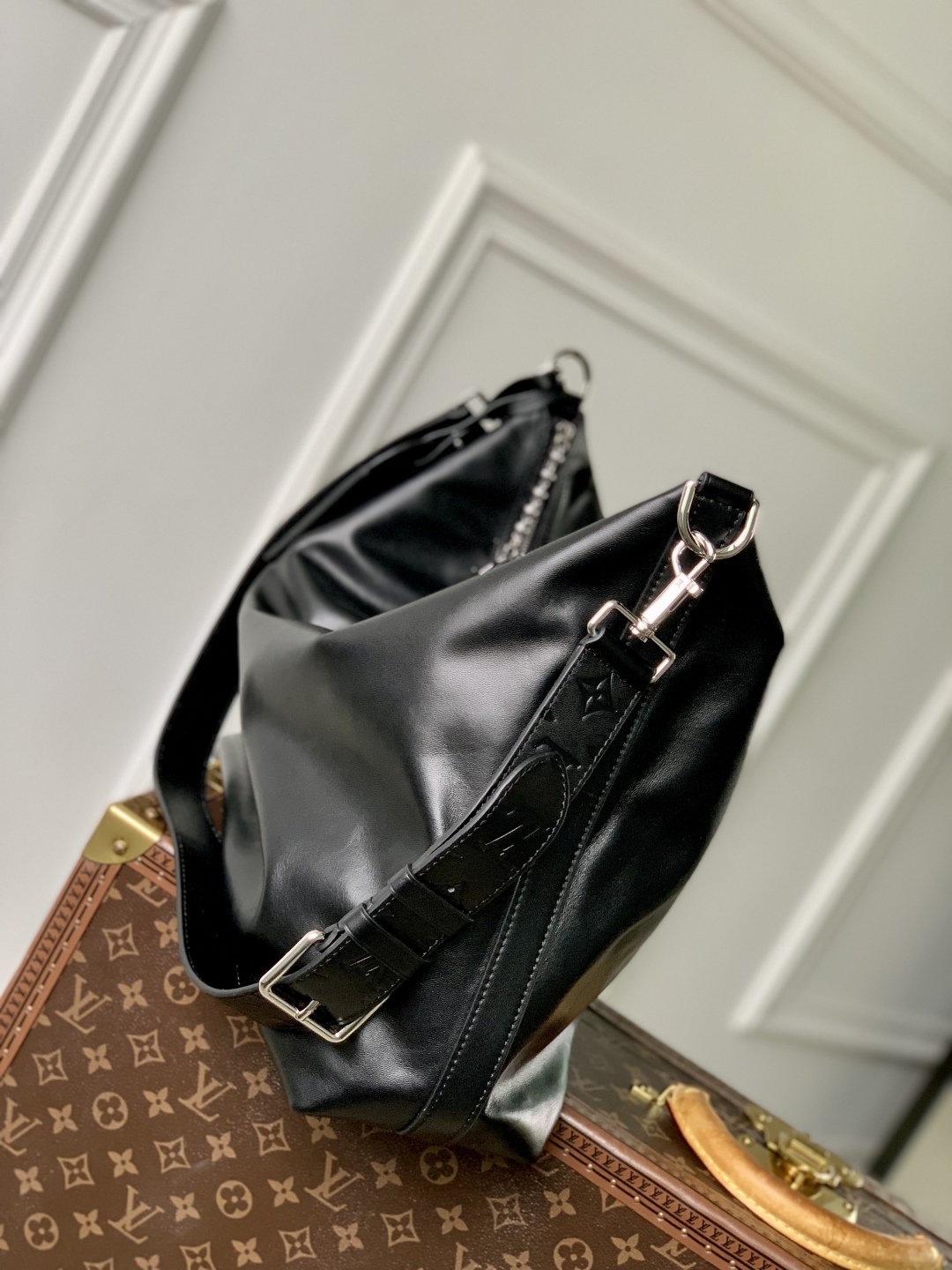 Louis Vuitton Vagabond Hobo-M14018-35x 12 x 38CM