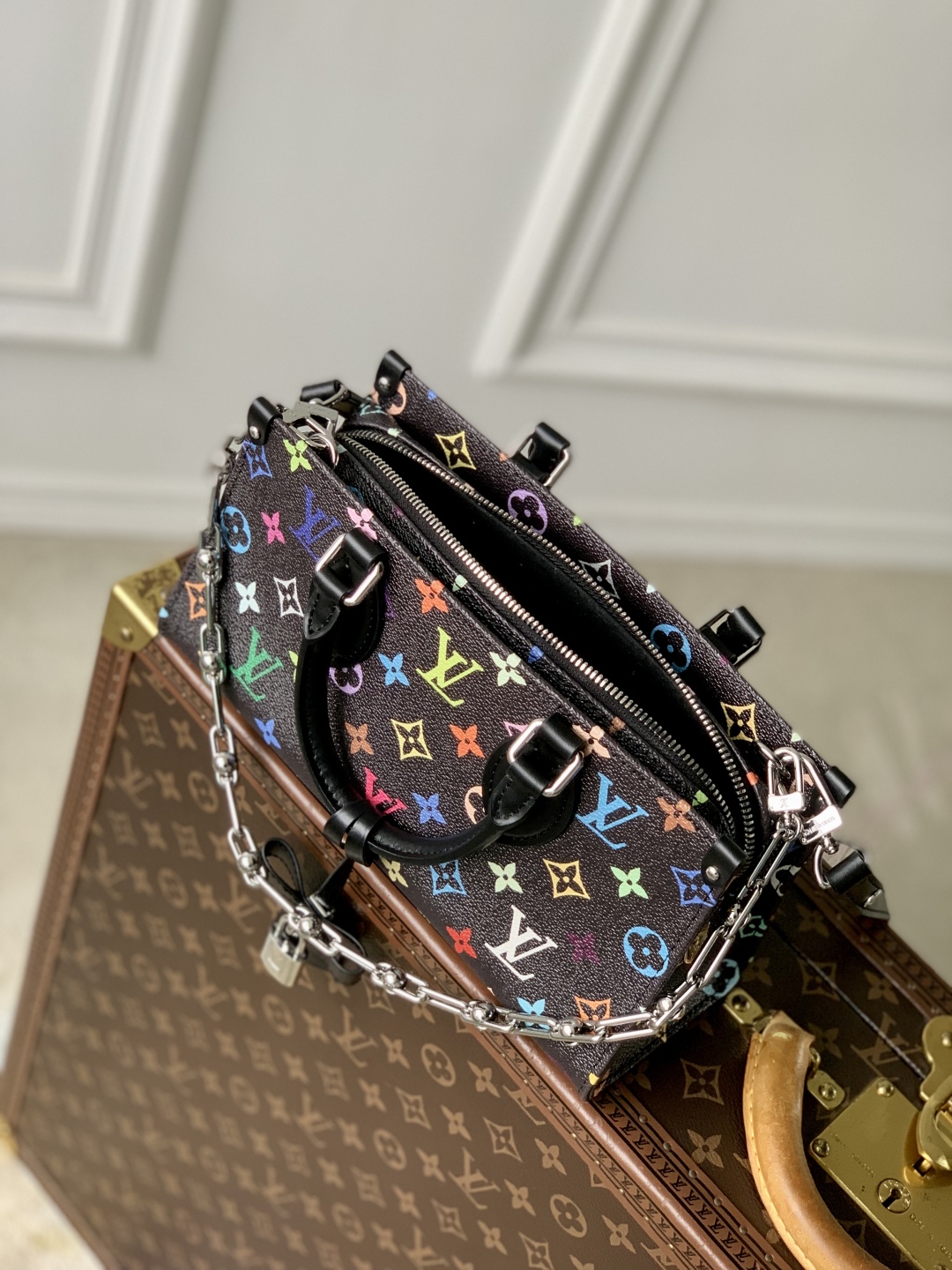 Louis Vuitton OnTheGo East West Handbag-M23640-25*13*10CM