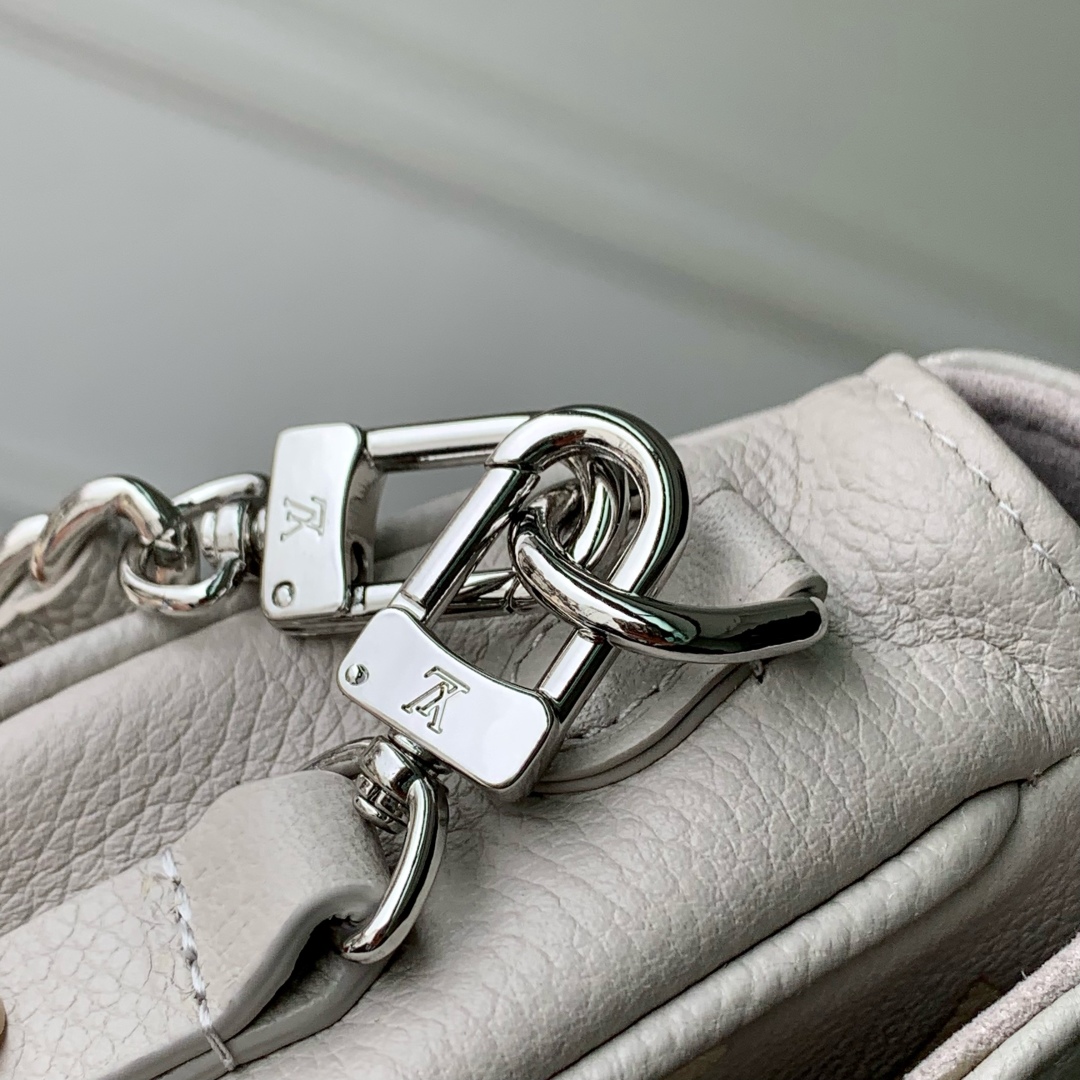 Louis Vuitton Wallet on Chain Ivy-23.5 x 12 x 4.3CM