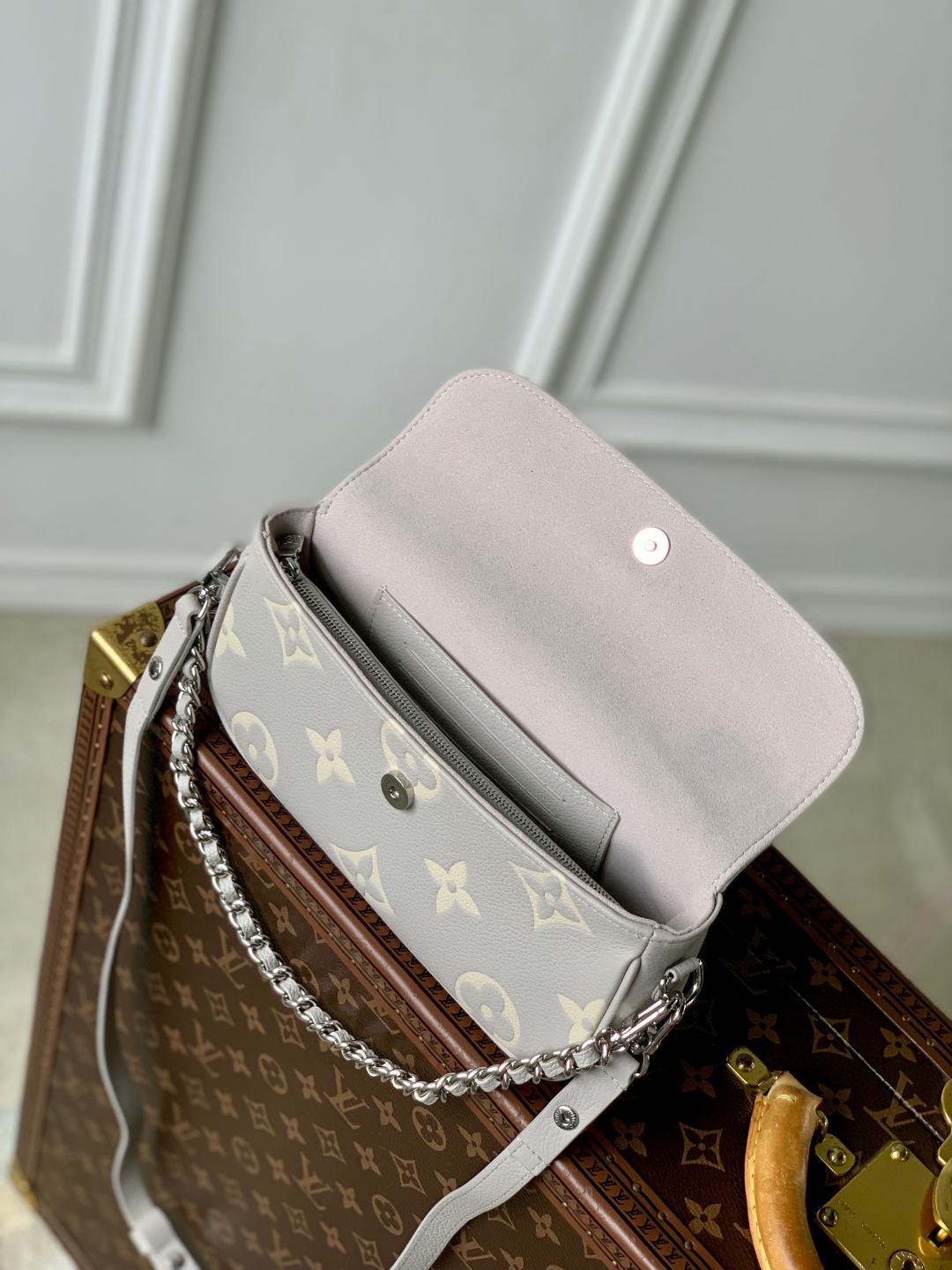 Louis Vuitton Wallet on Chain Ivy-23.5 x 12 x 4.3CM