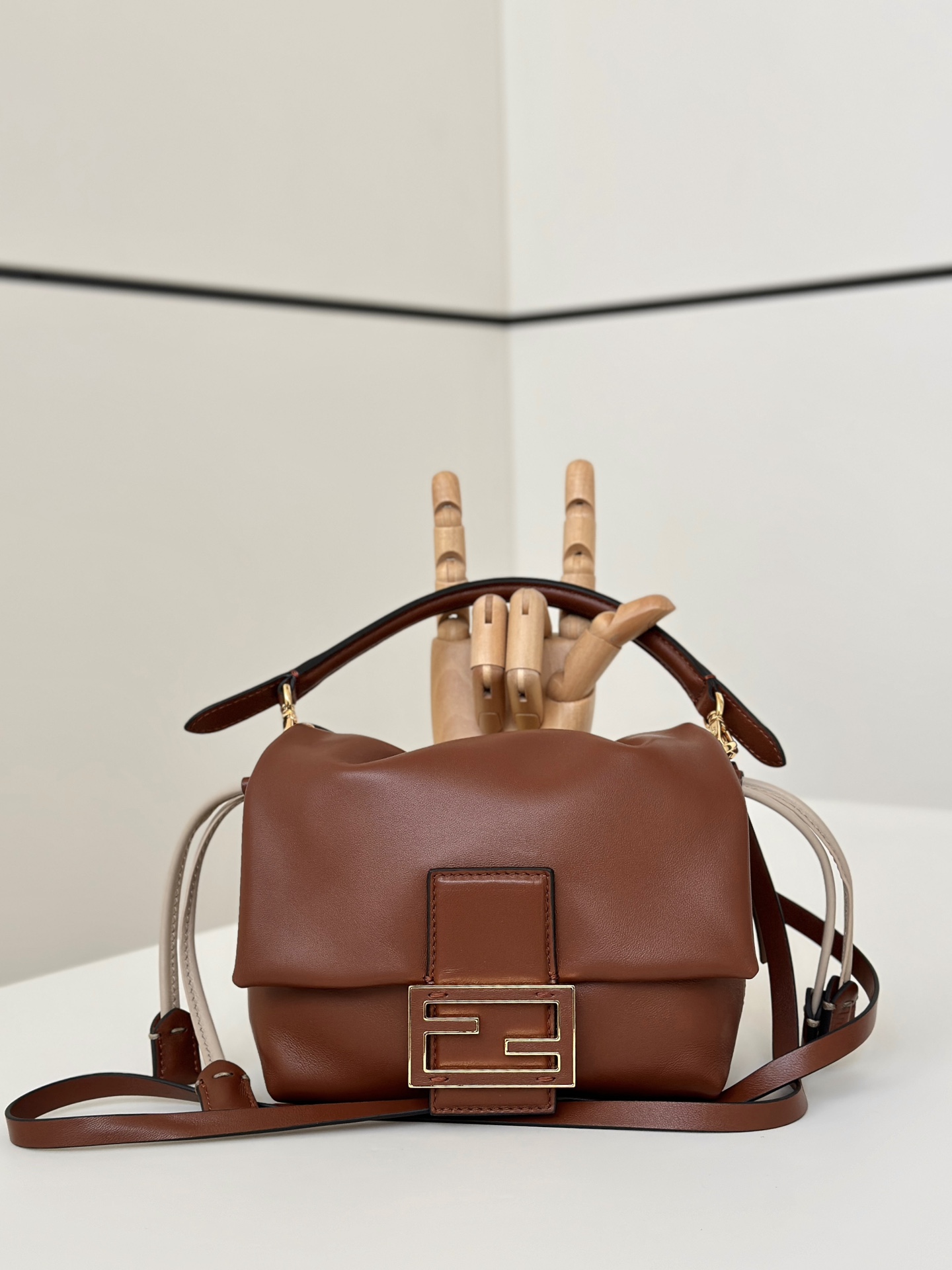 FendI Mamma Baguette Bag-16*13*10CM