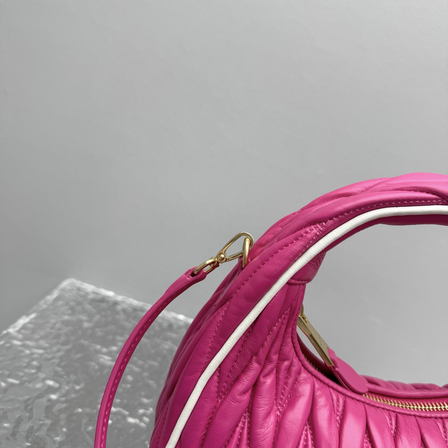 MiuMiu Wander Bag-20X 17 X6CM
