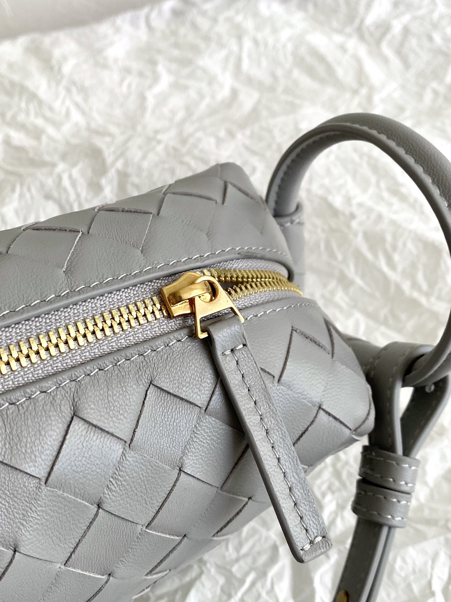 Bottega Veneta Loop Lindy Bag-21×13×13CM