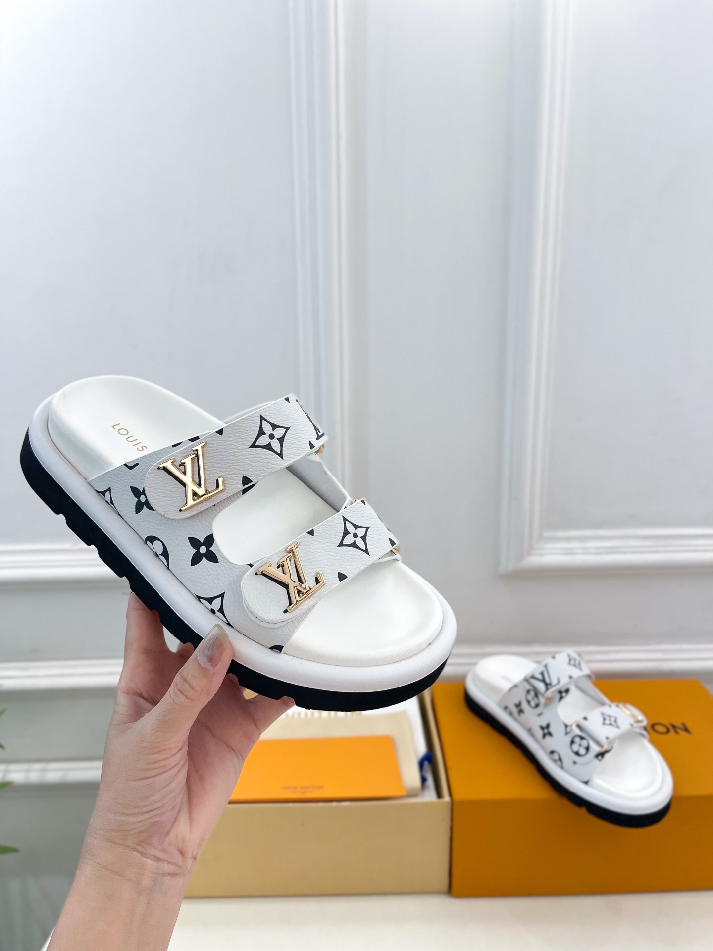 Louis Vuitton 25SS Sandals