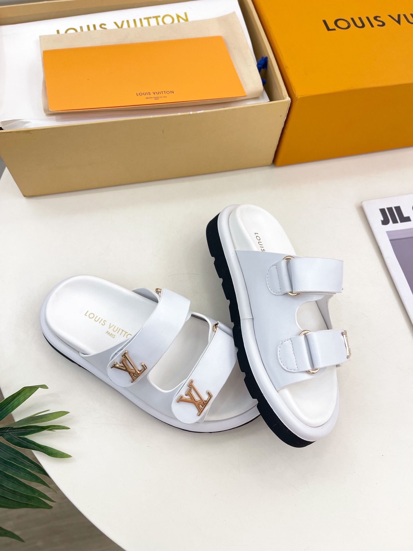 Louis Vuitton 25SS Sandals