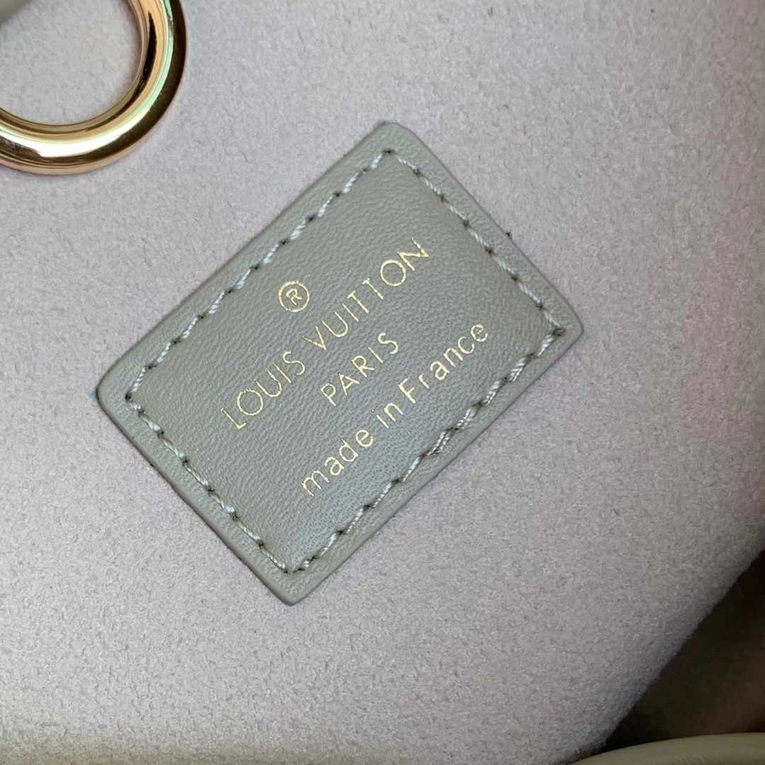 Louis Vuitton Lock It Tote MM-36×29×15CM