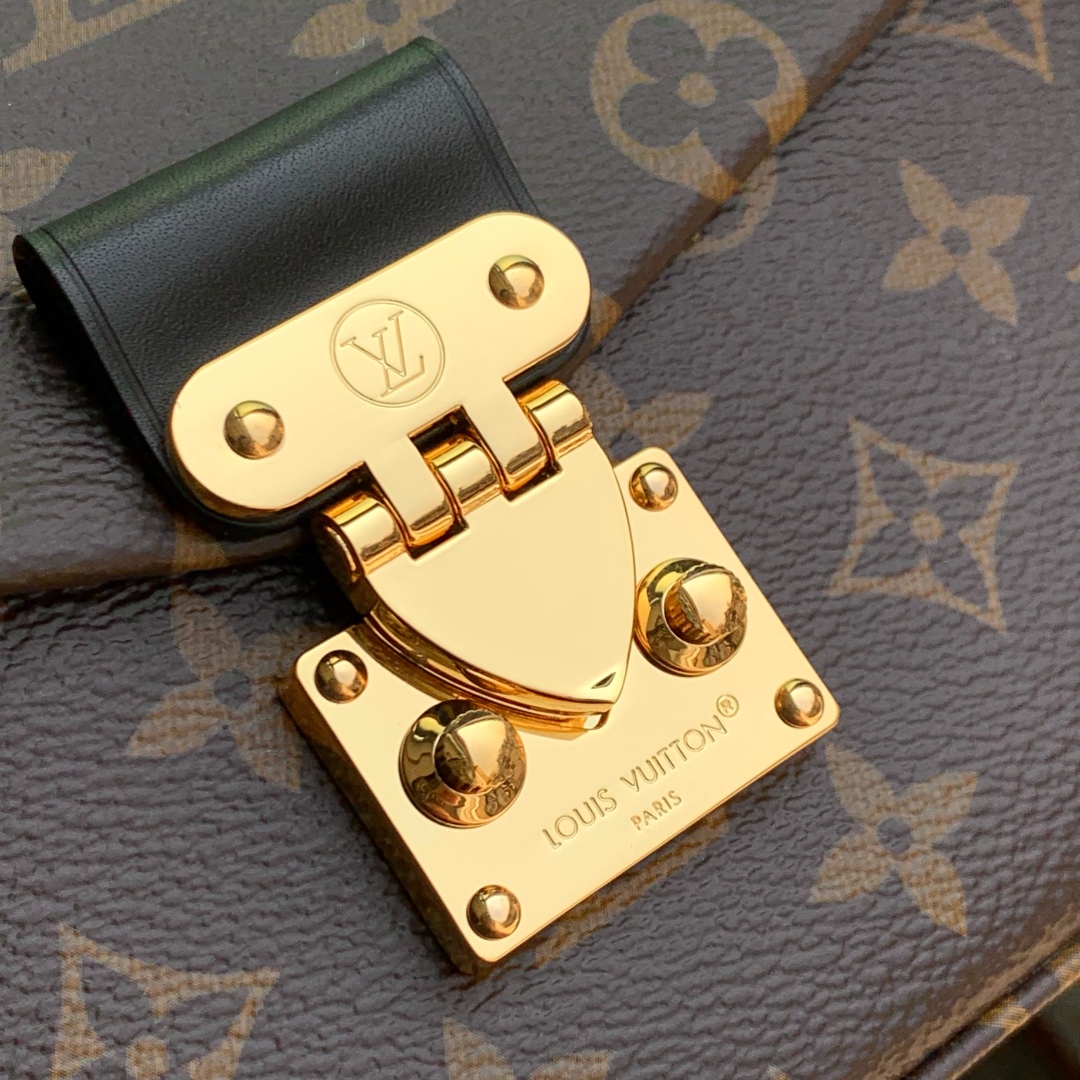 Louis Vuitton Trunkie Monogram - Women - Handbags -27 x 16 x 8CM