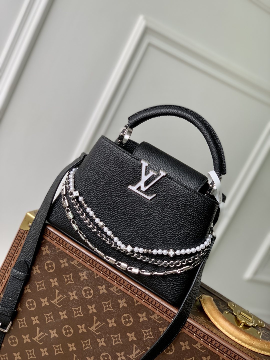 Louis Vuitton Capucines Handlebag-27*18*9CM