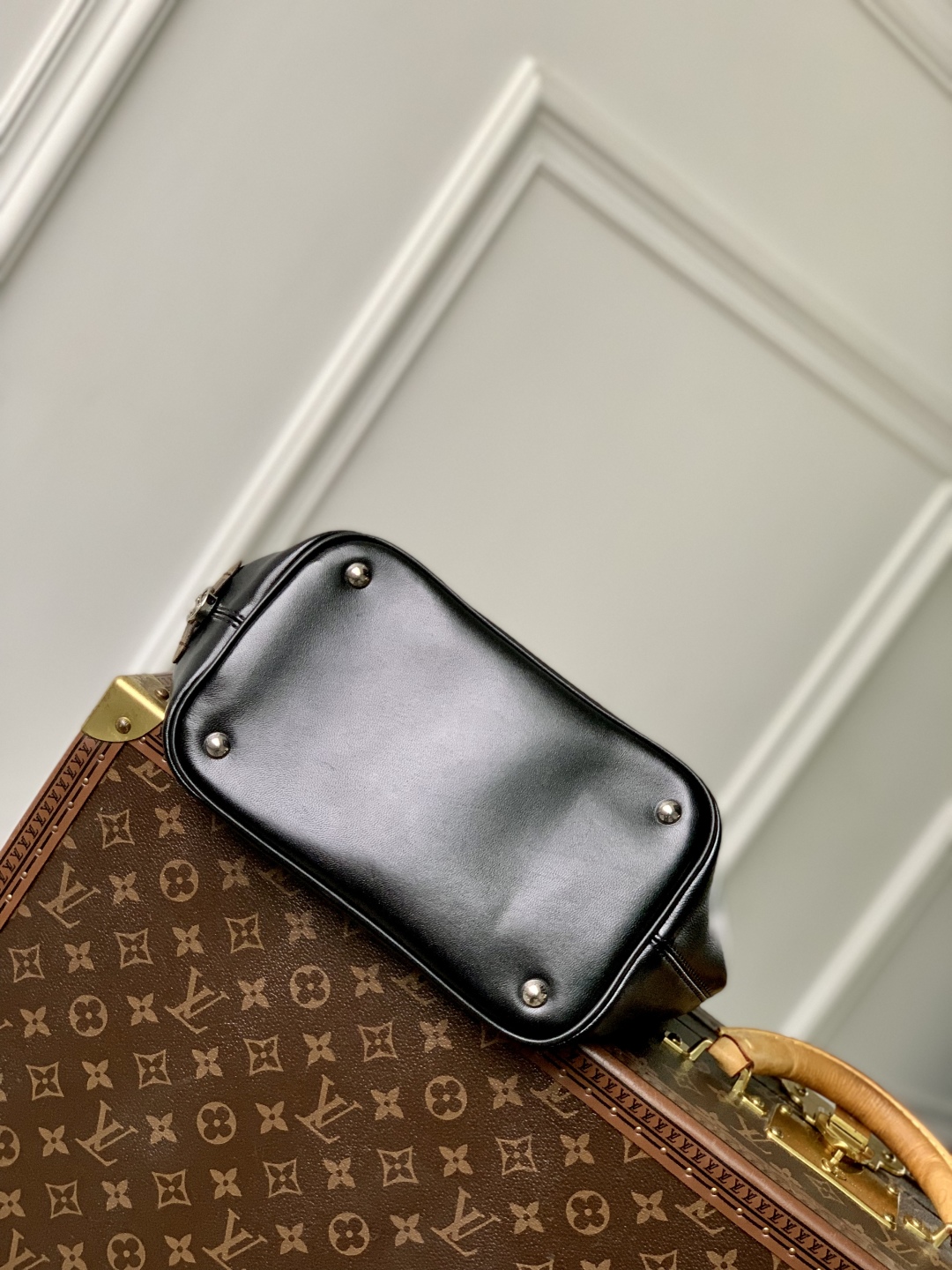 Louis Vuitton No Way Vibe Handbags -22.5 x 15.5 x 24CM