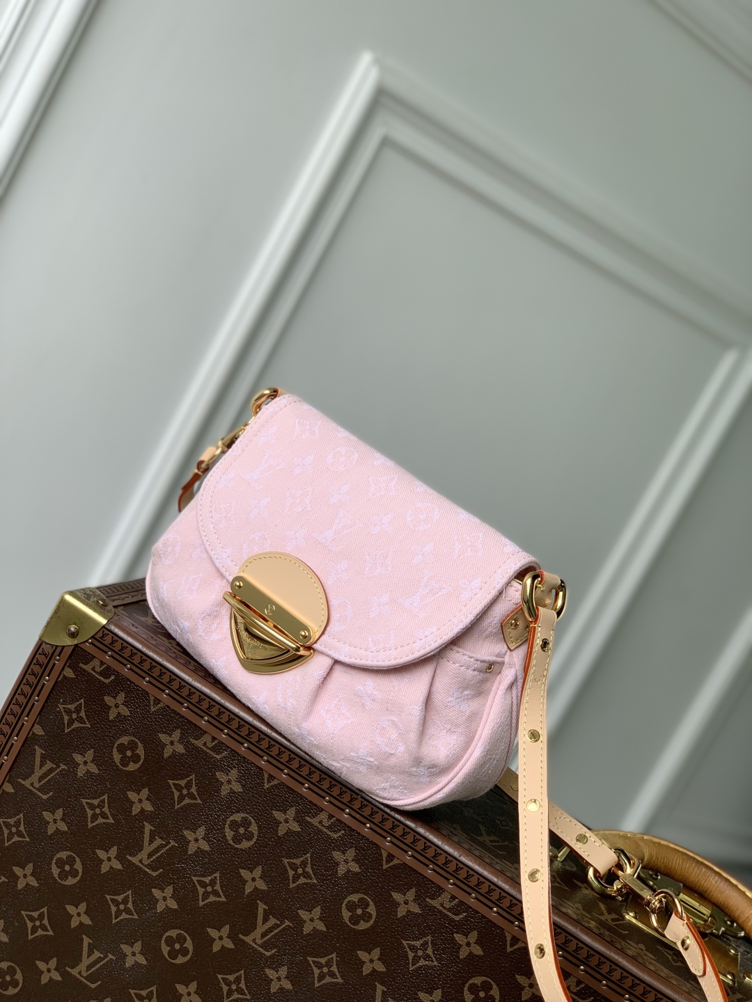 Louis Vuitton Sunset Vibe Bag-18 x 3 x 27CM