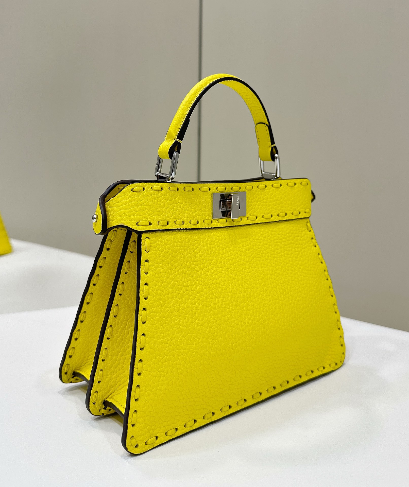Fendi Peekaboo ISeeU Bag-20x11x15CM
