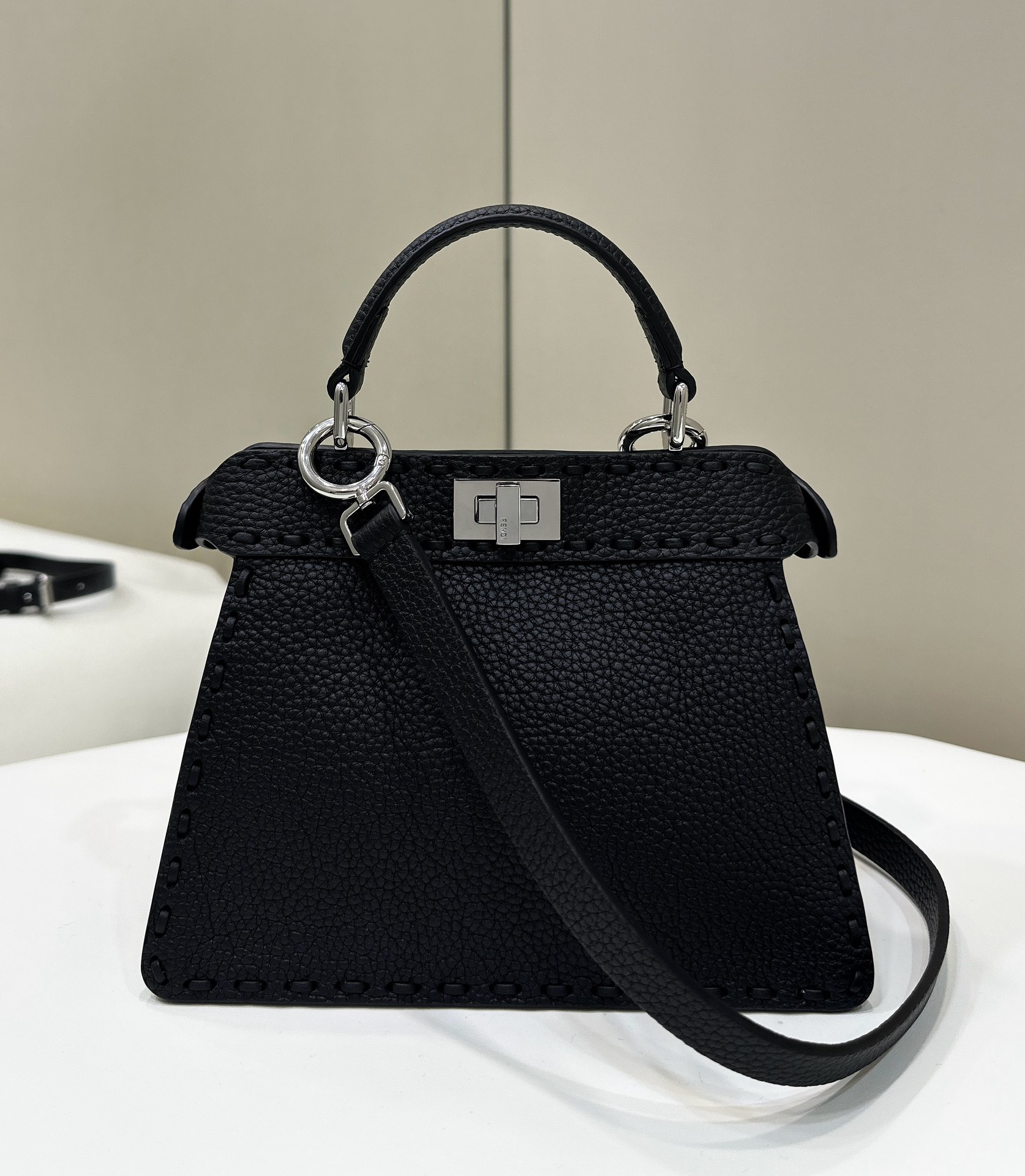 Fendi Peekaboo ISeeU Bag-20x11x15CM