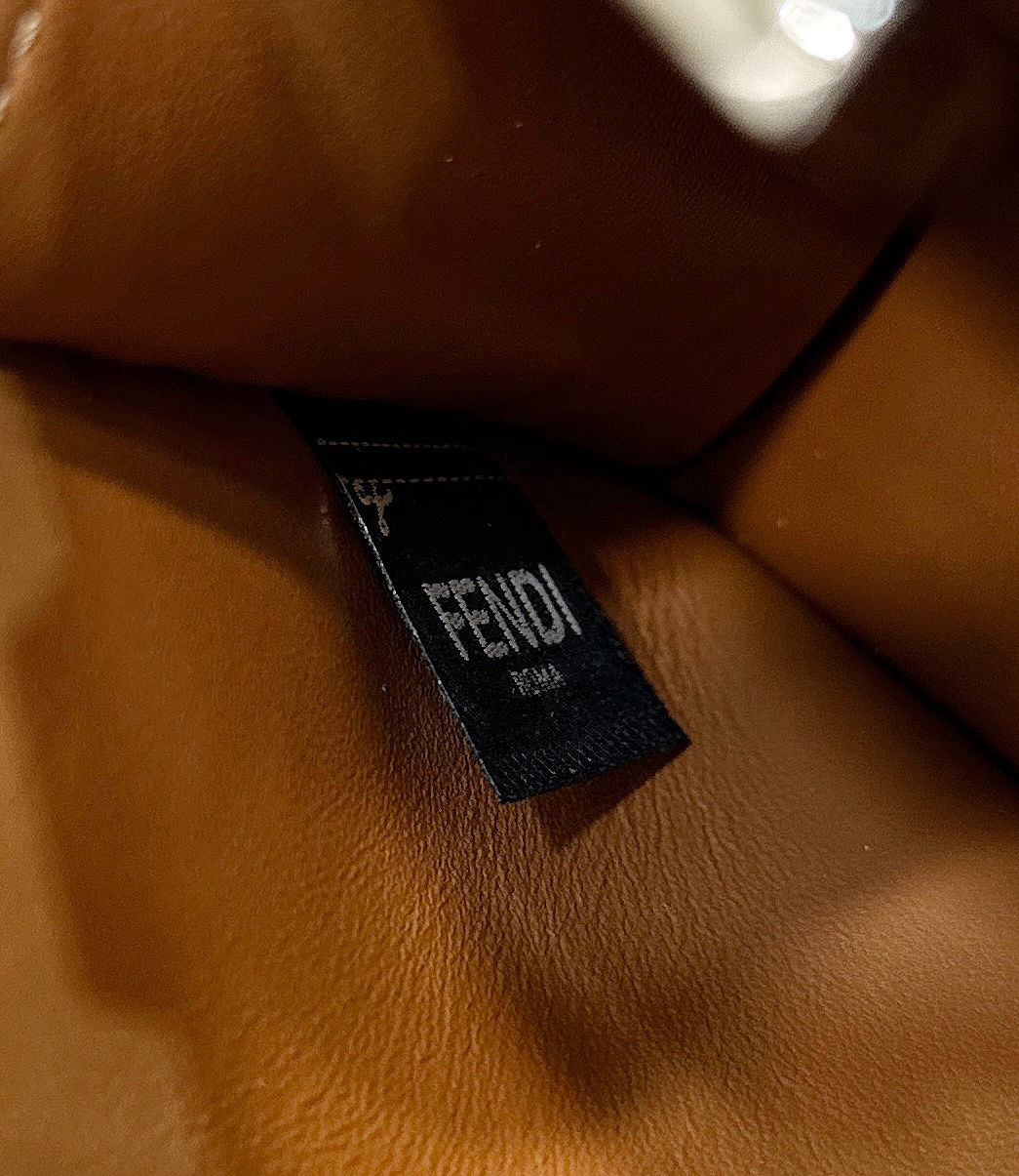 Fendi Peekaboo ISeeU Bag-20x11x15CM