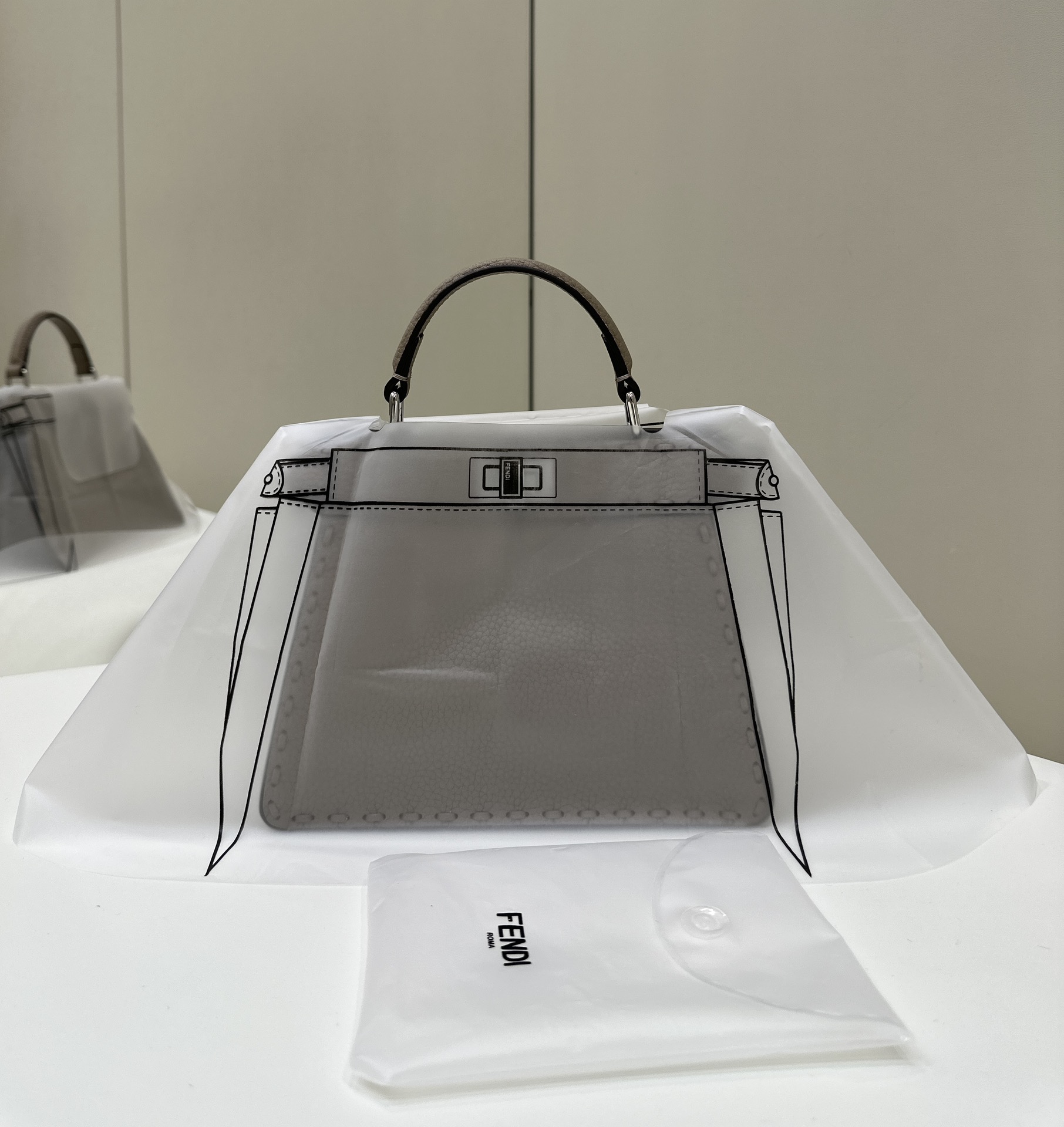Fendi Peekaboo ISeeU Bag-20x11x15CM
