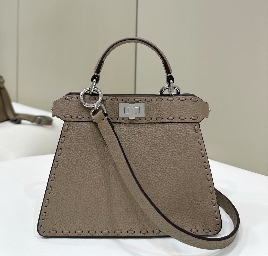 Fendi Peekaboo ISeeU Bag-20x11x15CM