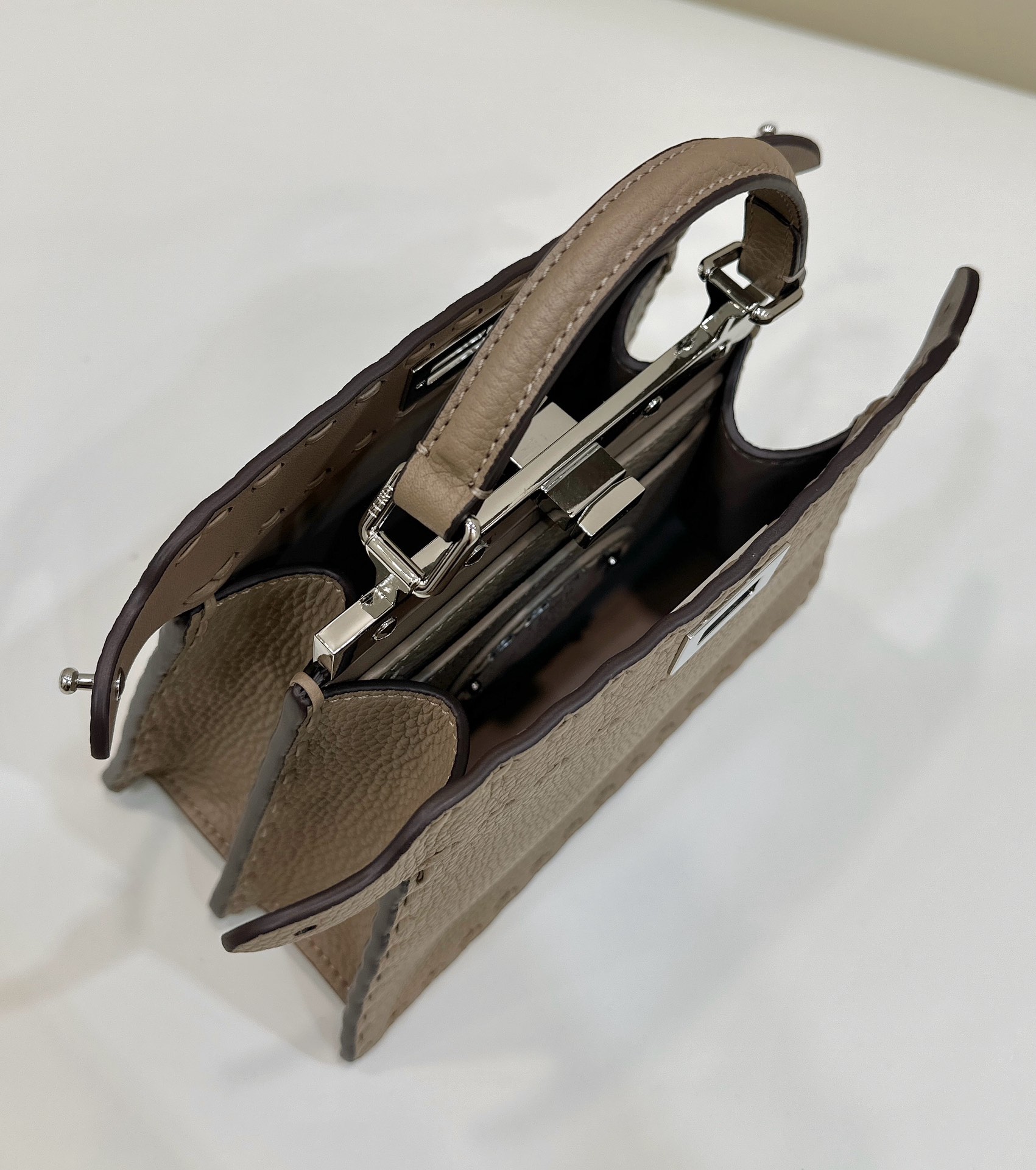 Fendi Peekaboo ISeeU Bag-20x11x15CM