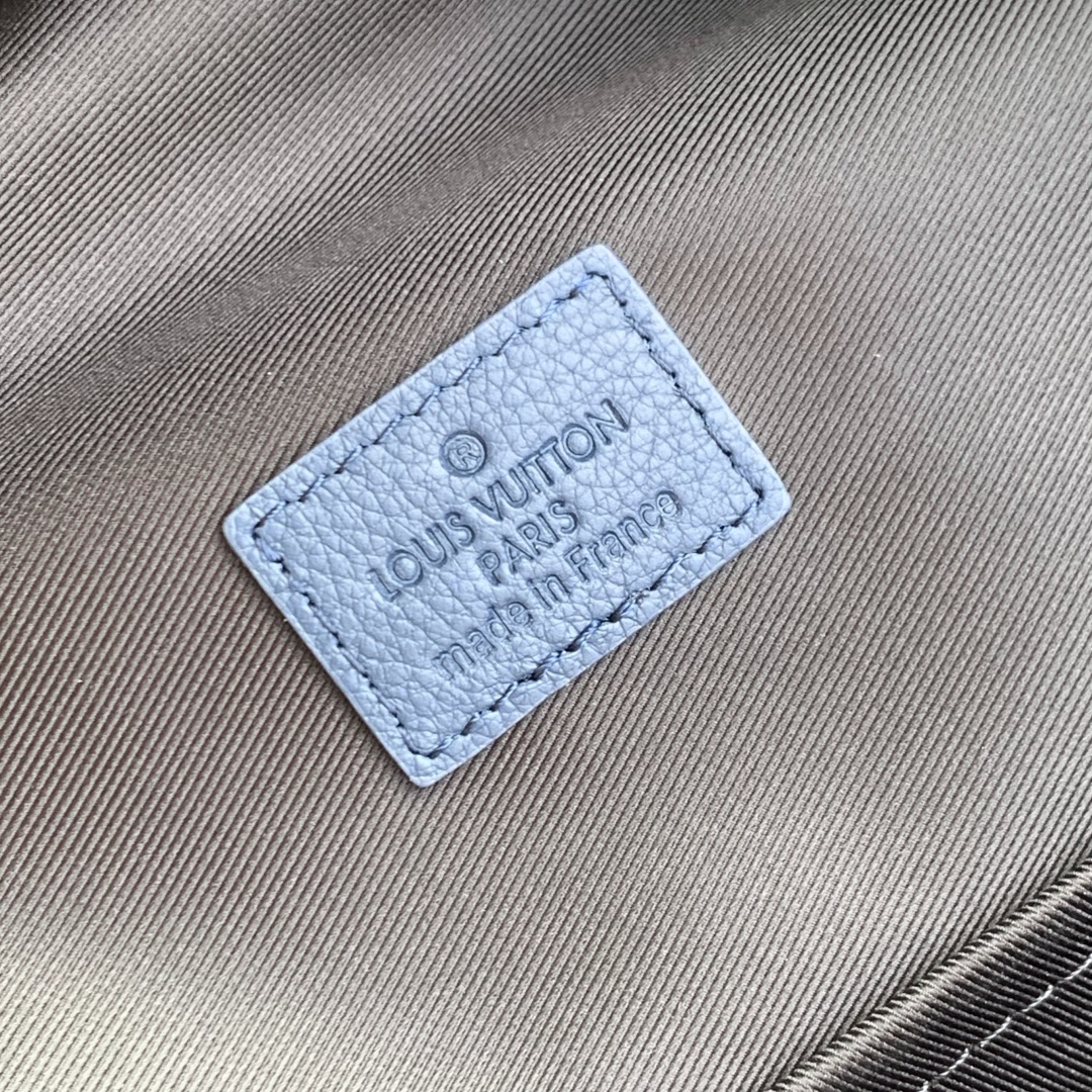 Louis Vuitton Discovery Backpack-M14884-38 x 20 x 29CM