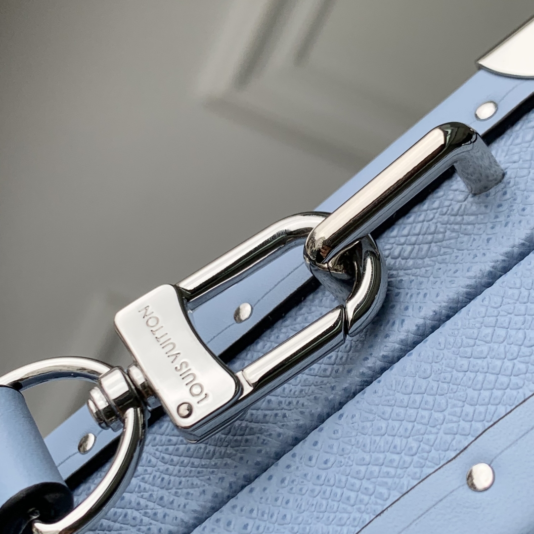 Louis Vuitton Wallet Trunk Taigarama -12.3 x 6 x 21.5CM