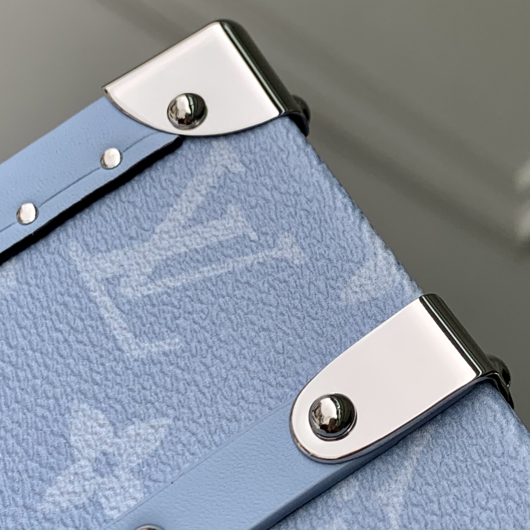 Louis Vuitton Wallet Trunk Taigarama -12.3 x 6 x 21.5CM