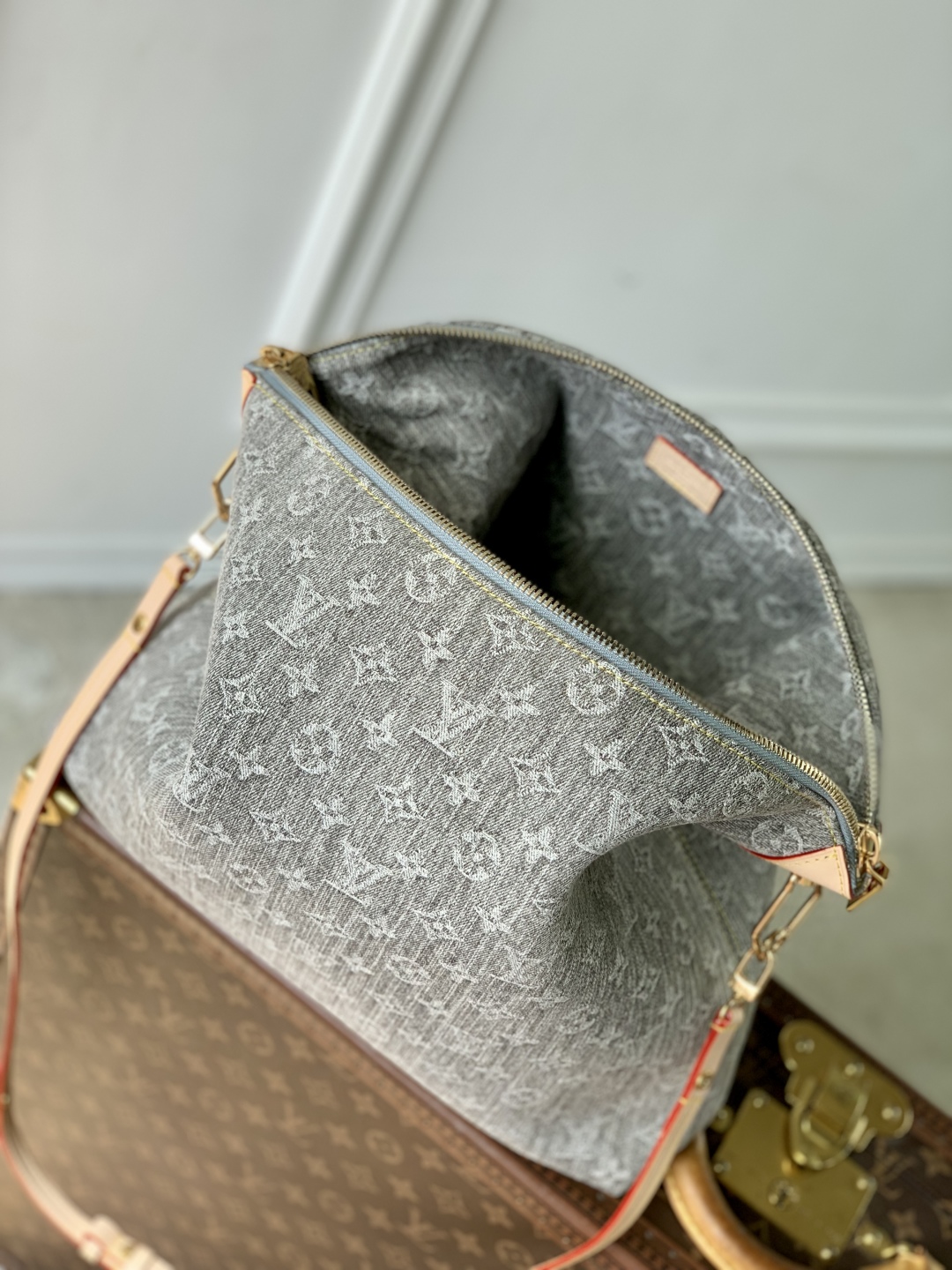 Louis Vuitton Coussin Hobo MM Black Calf Bag-38*33*10CM