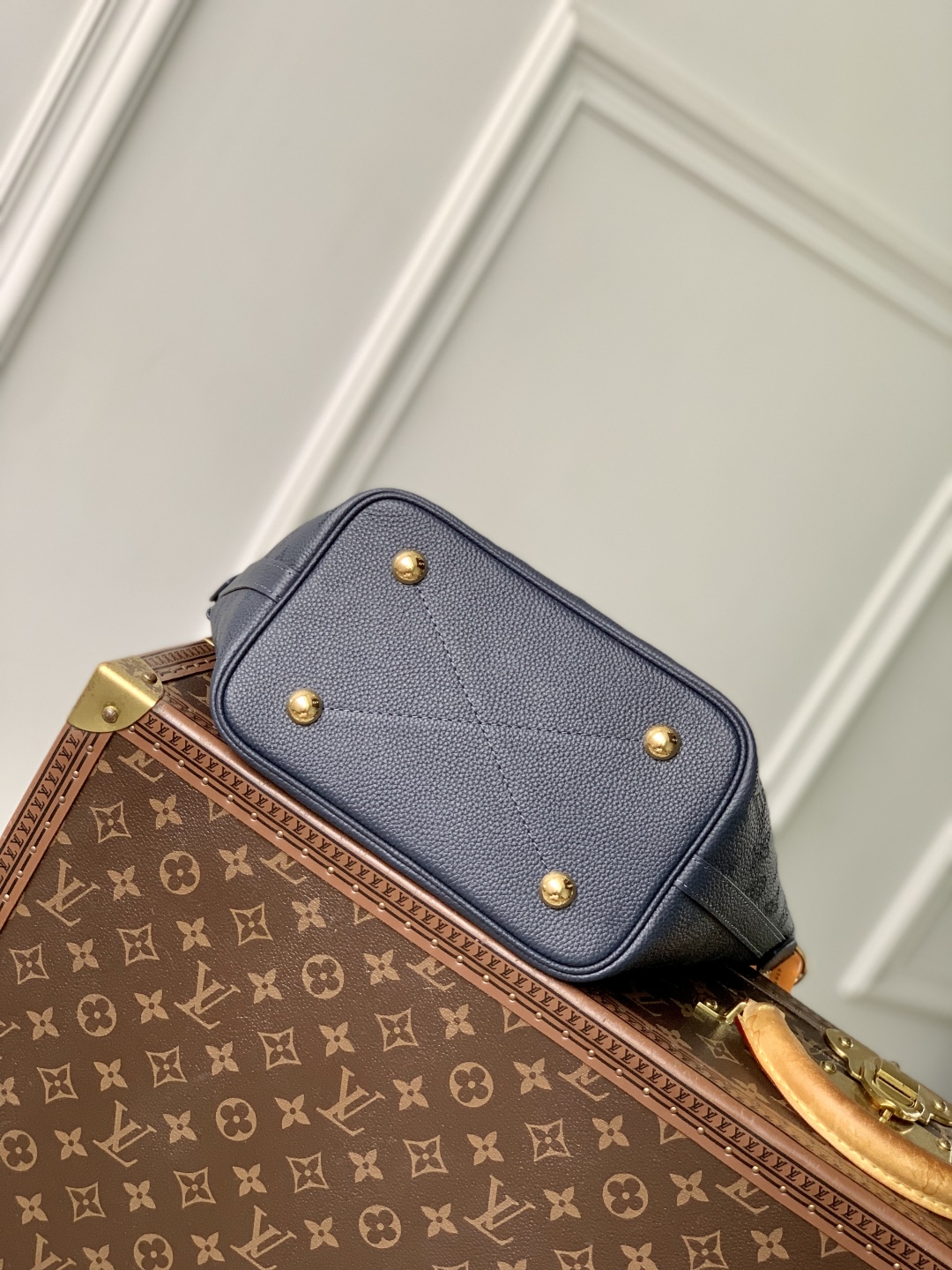 Louis Vuitton Blossom Handbags-20*20*12.5CM