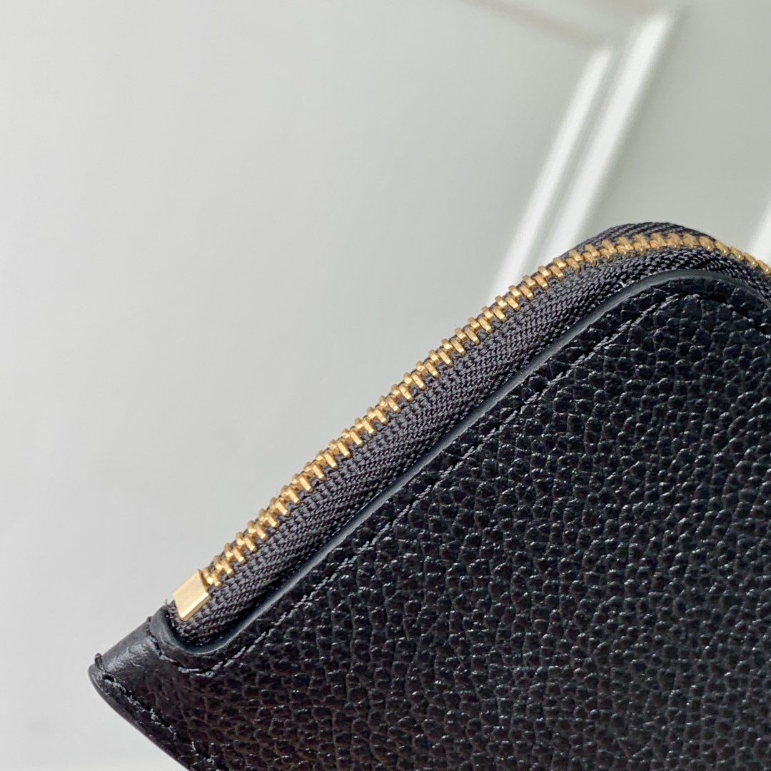 Louis Vuitton Low Key Wallet - 8.5 x 1 x 13CM