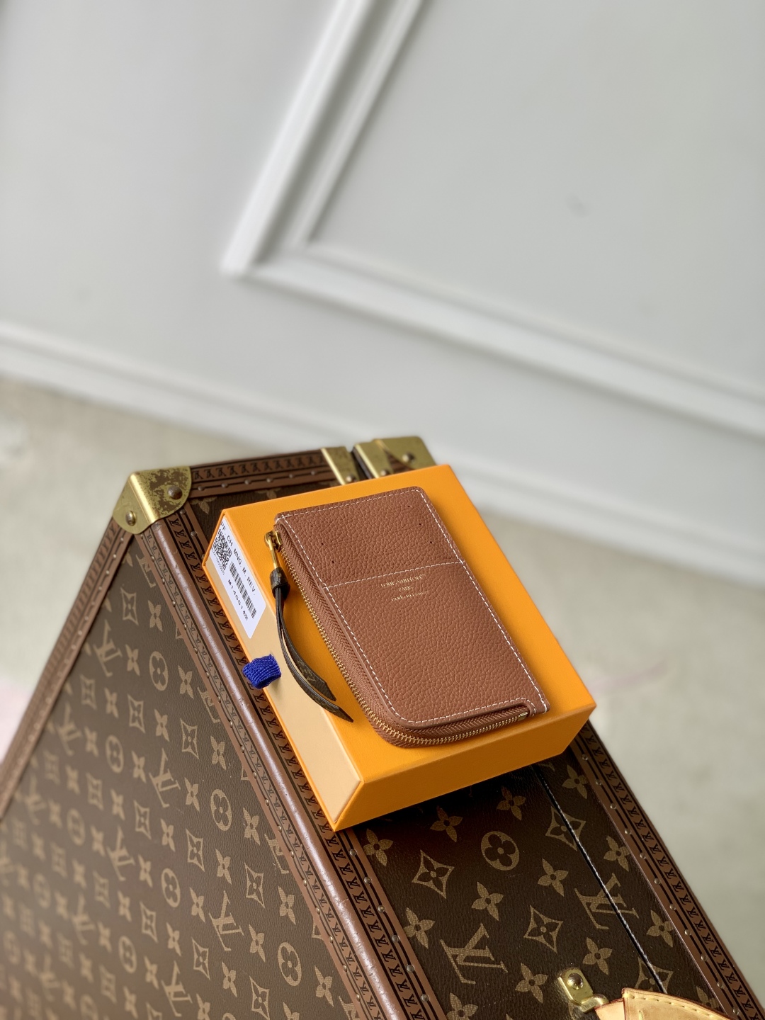 Louis Vuitton Low Key Wallet - 8.5 x 1 x 13CM