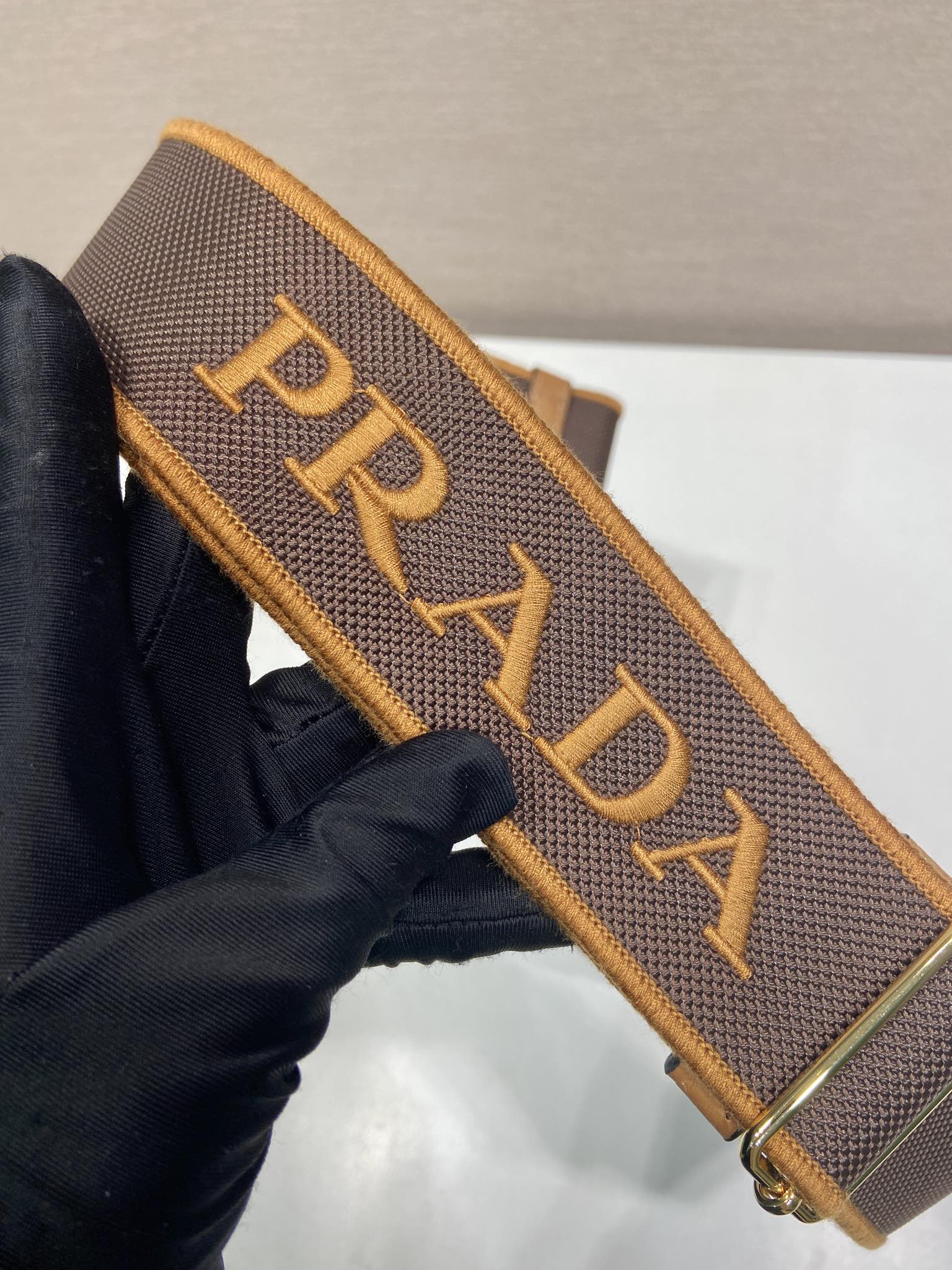 Prada 1BD082 Messenger Bag-22*14*8CM