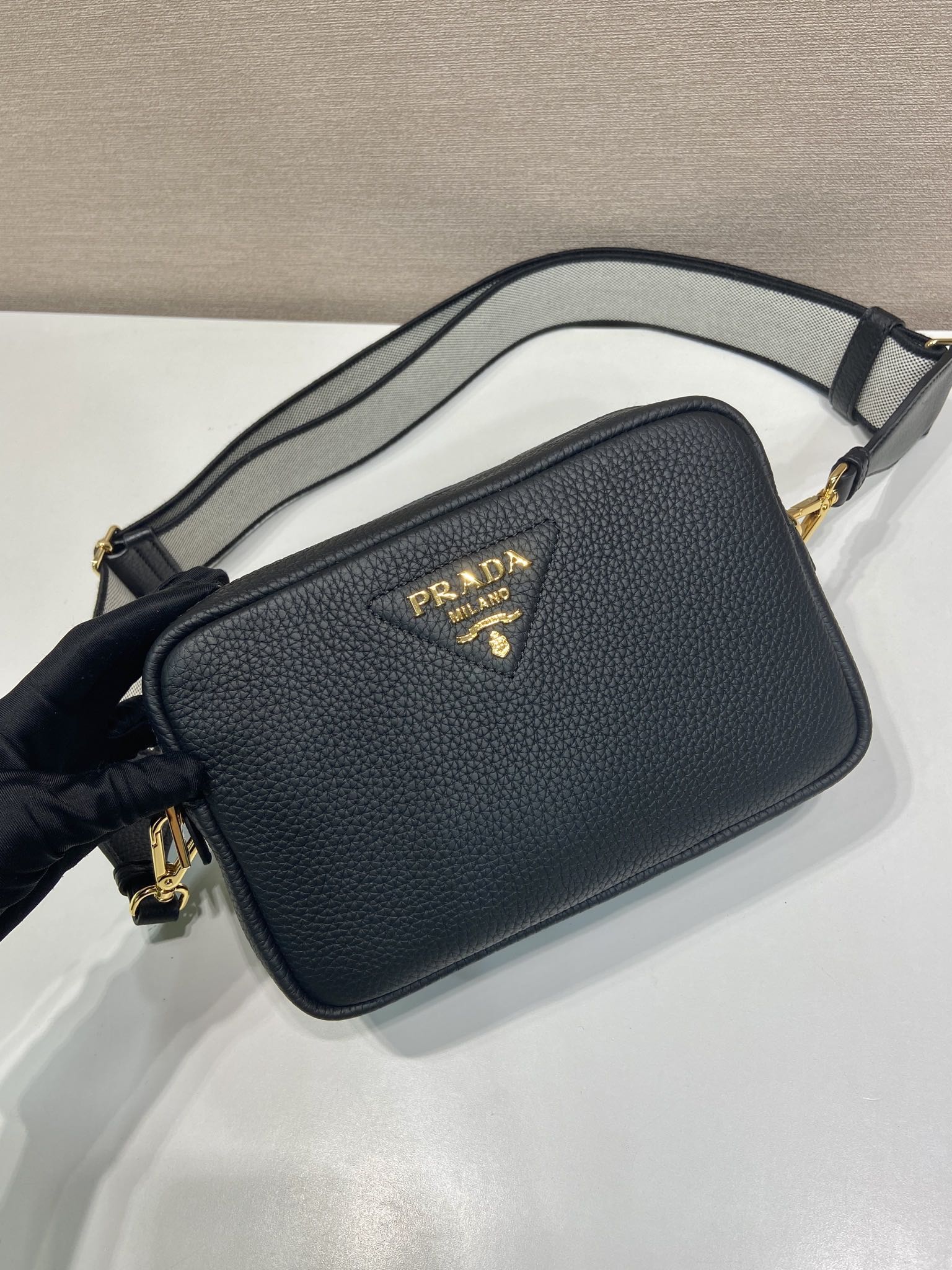 Prada 1BD082 Messenger Bag-22*14*8CM