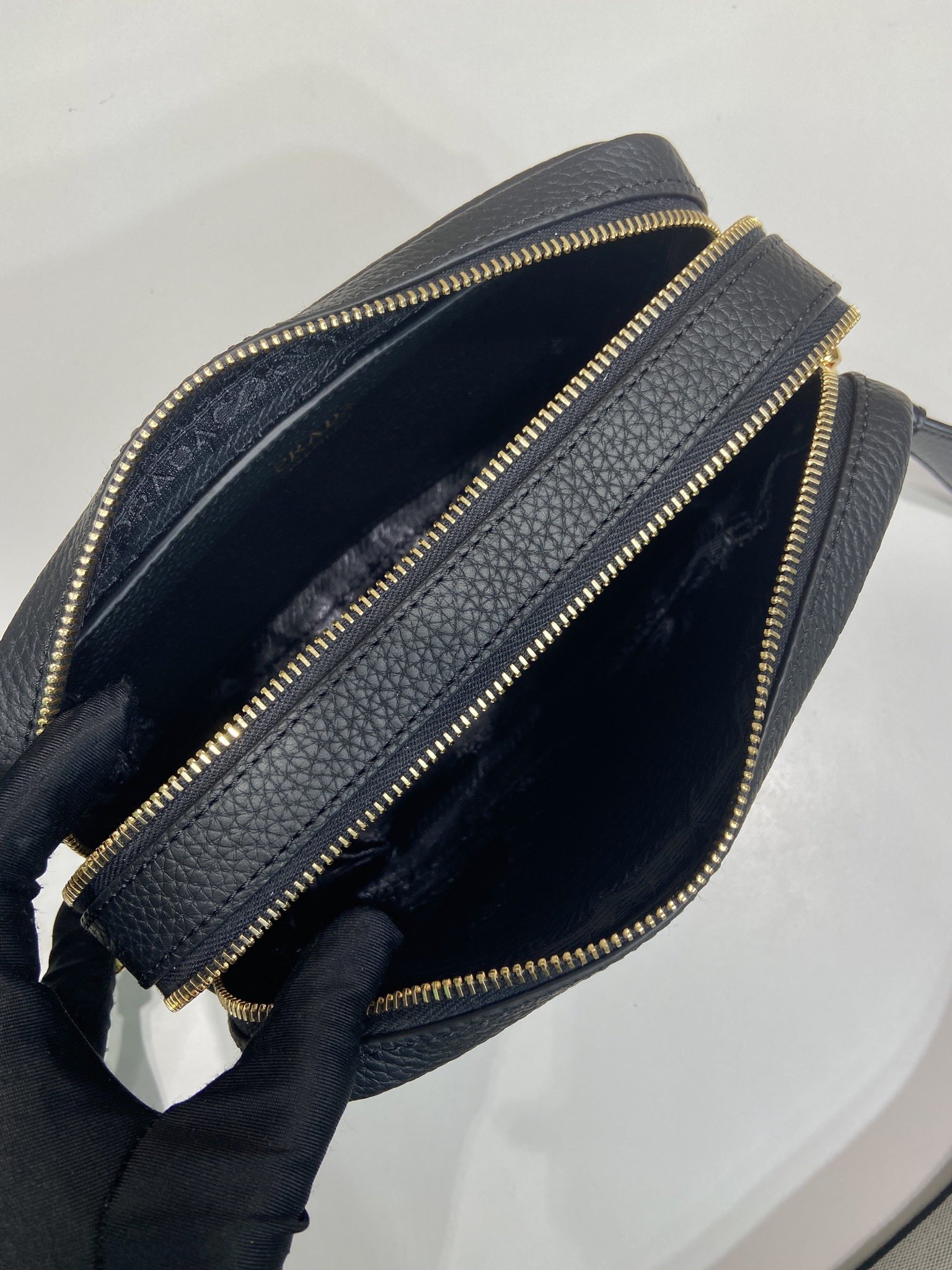 Prada 1BD082 Messenger Bag-22*14*8CM