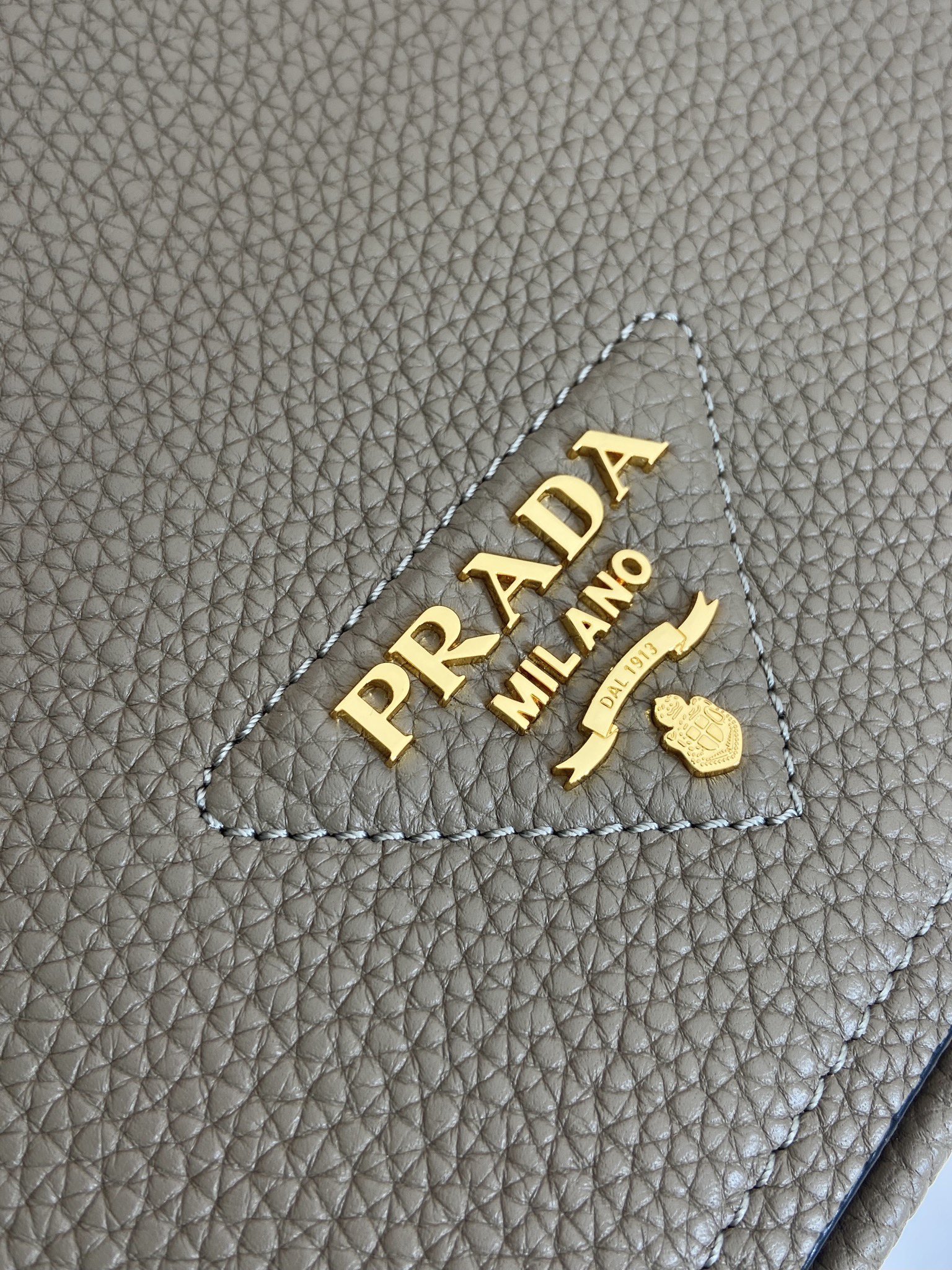 Prada 1BD314 Leather Shoulder Bag-23*18*9CM