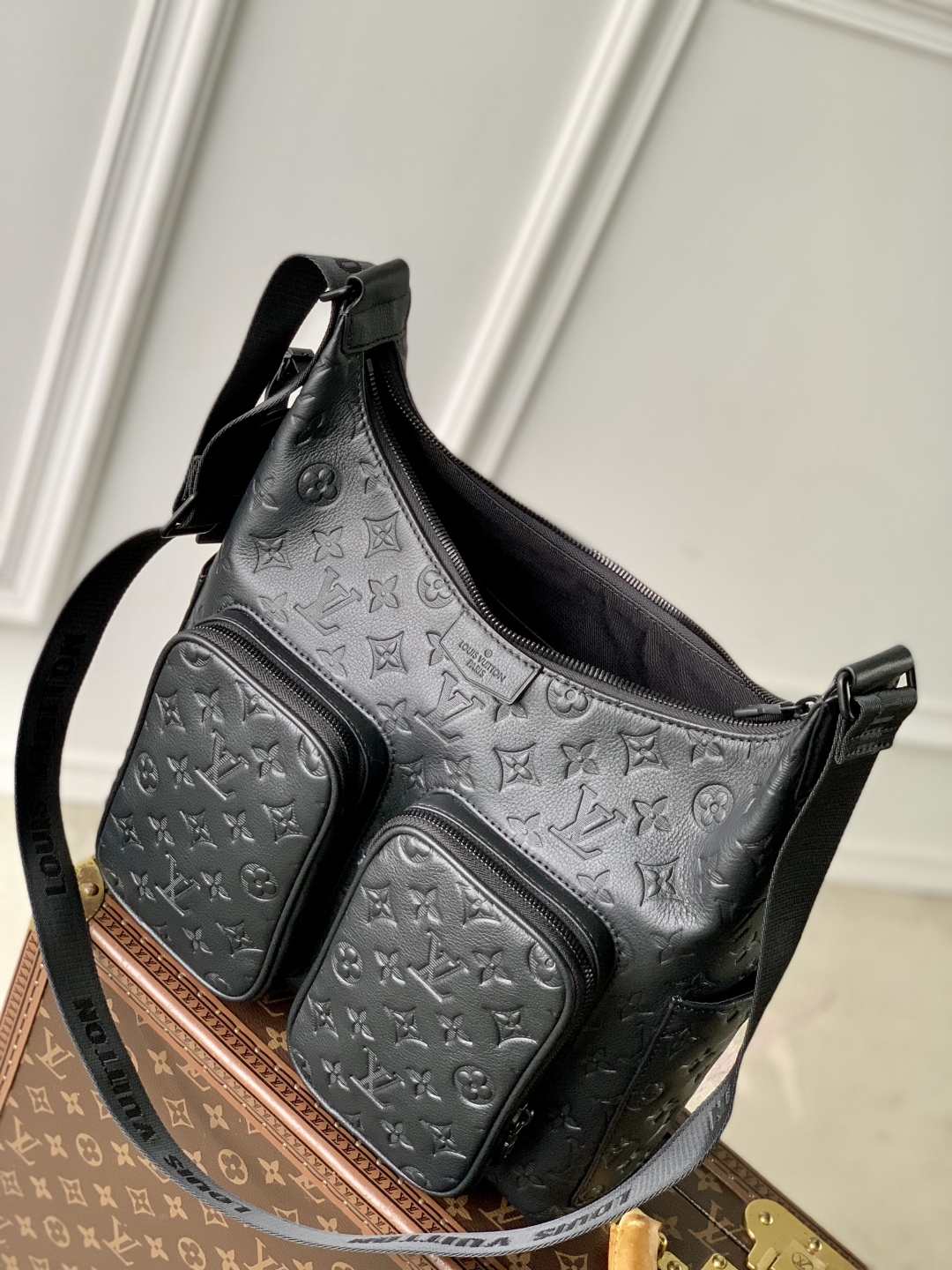 Louis Vuitton Hobo Cargo Handbag-M14576-27 x 19.7 x 34.5CM