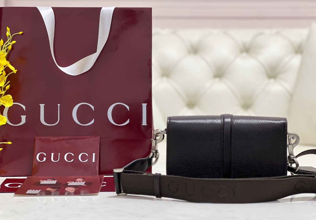 Gucc* Bi-color GG super Mini Bag In Beige And Dark Brown GG -20 × 13 × 5CM