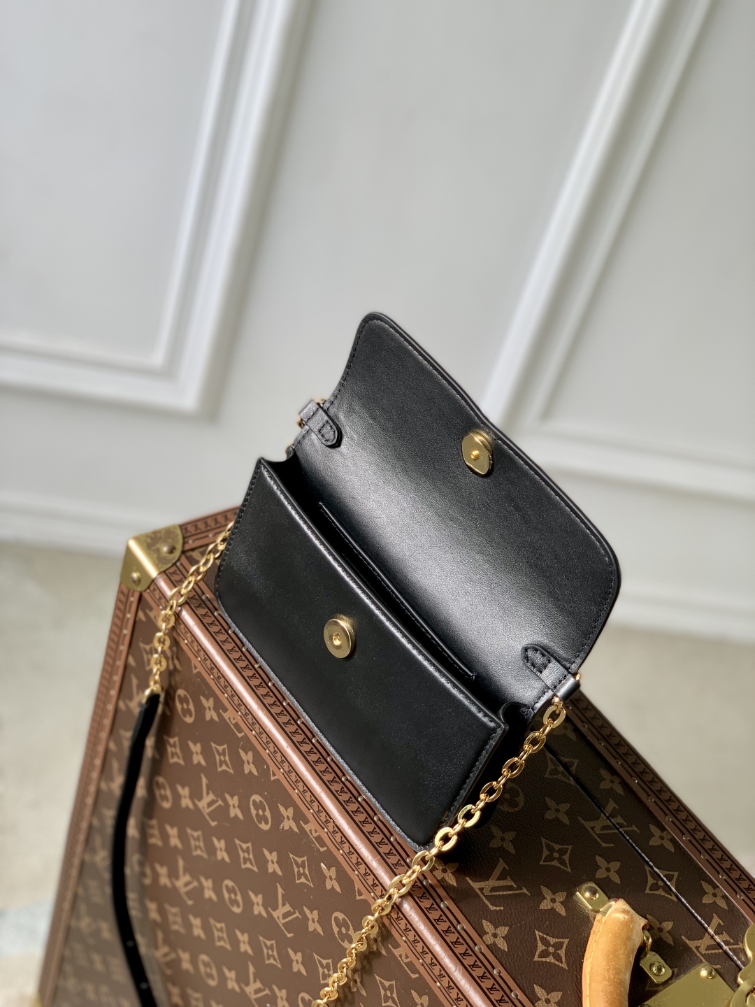 Louis Vuitt*n Bloom Wallet On Chain Bag -M14851-11.5 x 4 x 20 CM