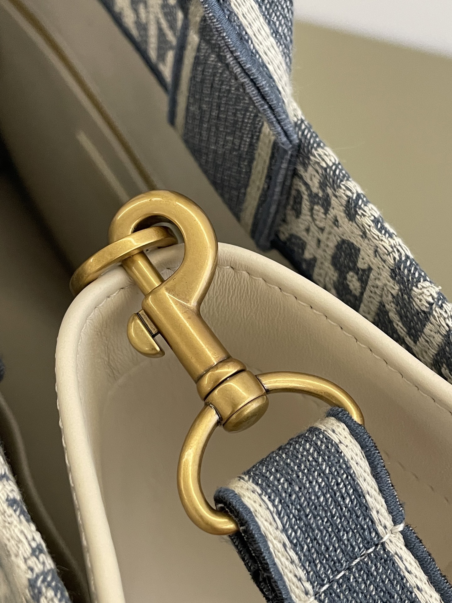 Diro Book Tote-36×16×27CM