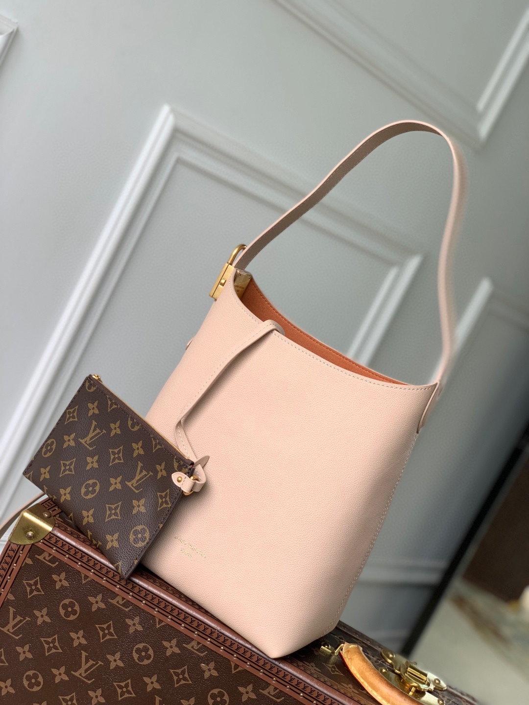 Louis Vuitton Low Key Hobo-M25352-24 x 28 x 16CM
