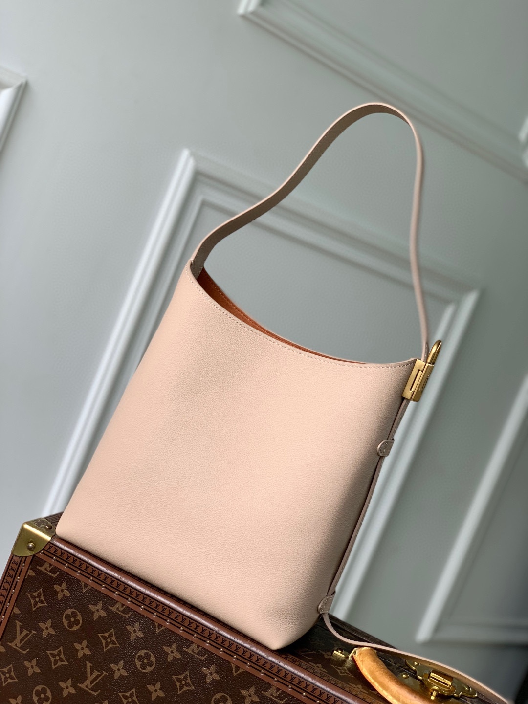 Louis Vuitton Low Key Hobo-M25352-24 x 28 x 16CM