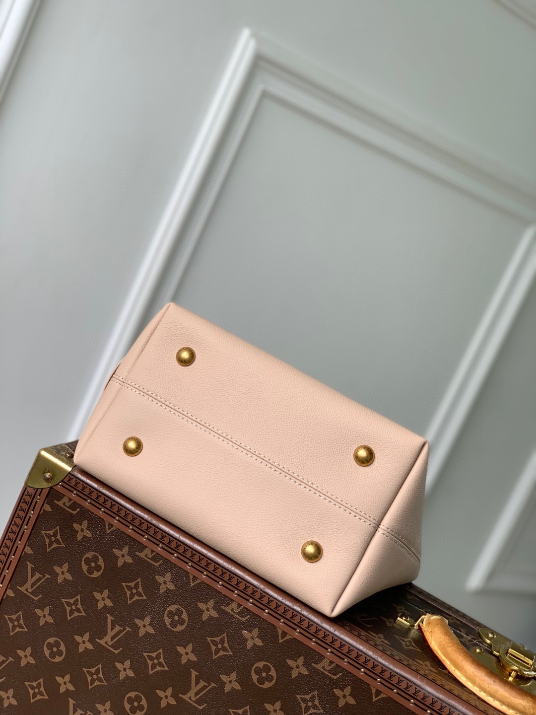 Louis Vuitton Low Key Hobo-M25352-24 x 28 x 16CM