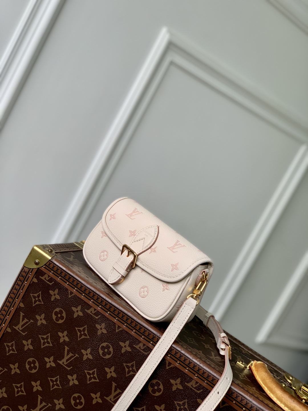 Louis Vuitton Nano Diane Handbags-M83566-19*10.5*6CM