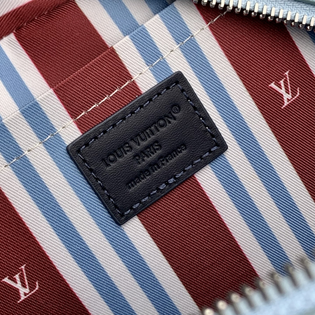 Louis Vuitton Locker Dopp Kit Pouch -23 x 13 x 12CM