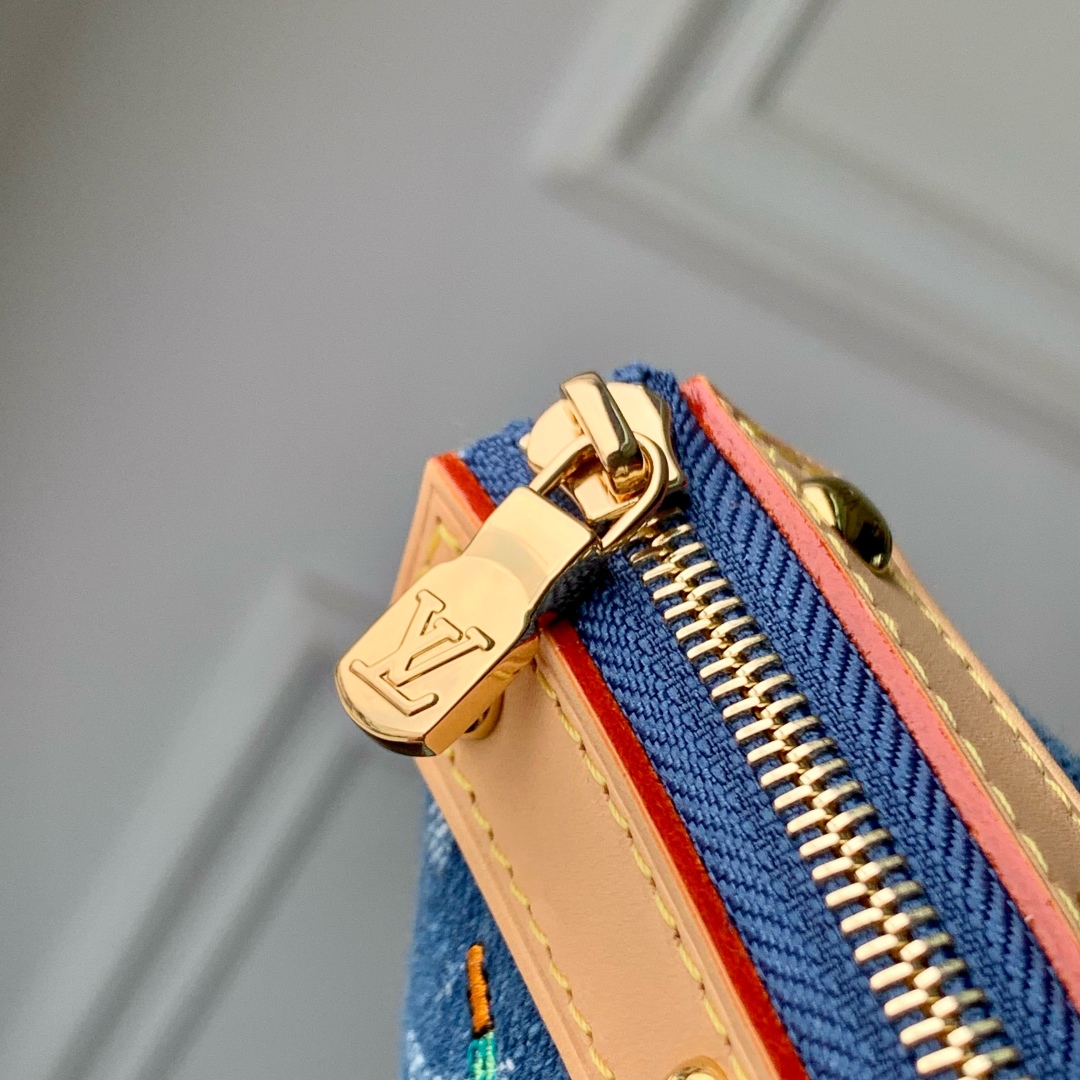 Louis Vuitton Pochette Accessoires Bag-22 x 13 x 4CM