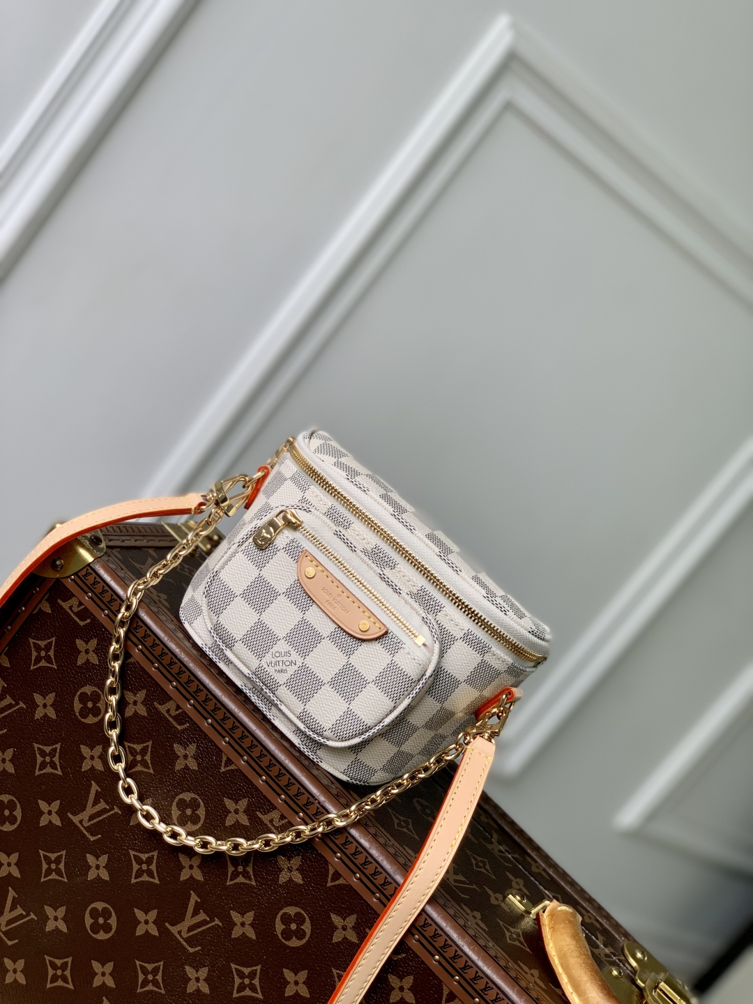 Louis Vuitton Mini Bumbag-17 x 12 x 9.5CM