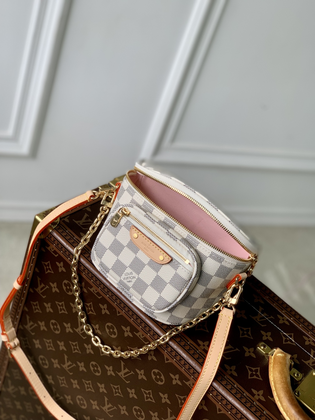 Louis Vuitton Mini Bumbag-17 x 12 x 9.5CM